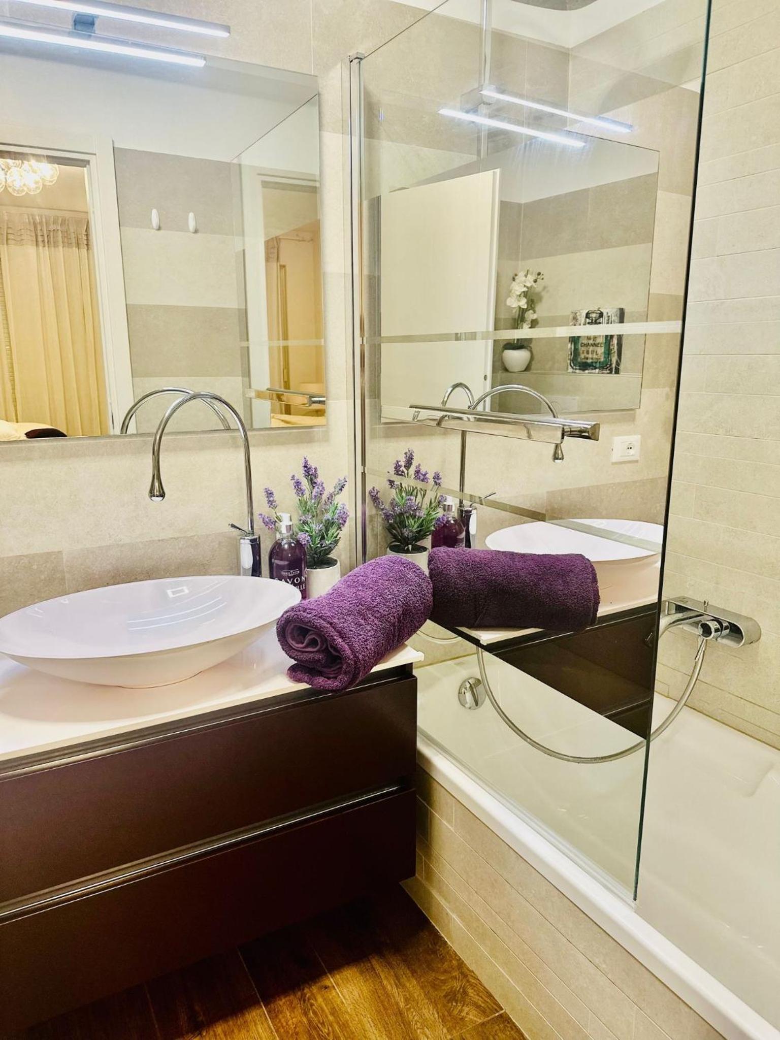Luxury&Privacy - Pool, Parking, AC - Palais in 5'