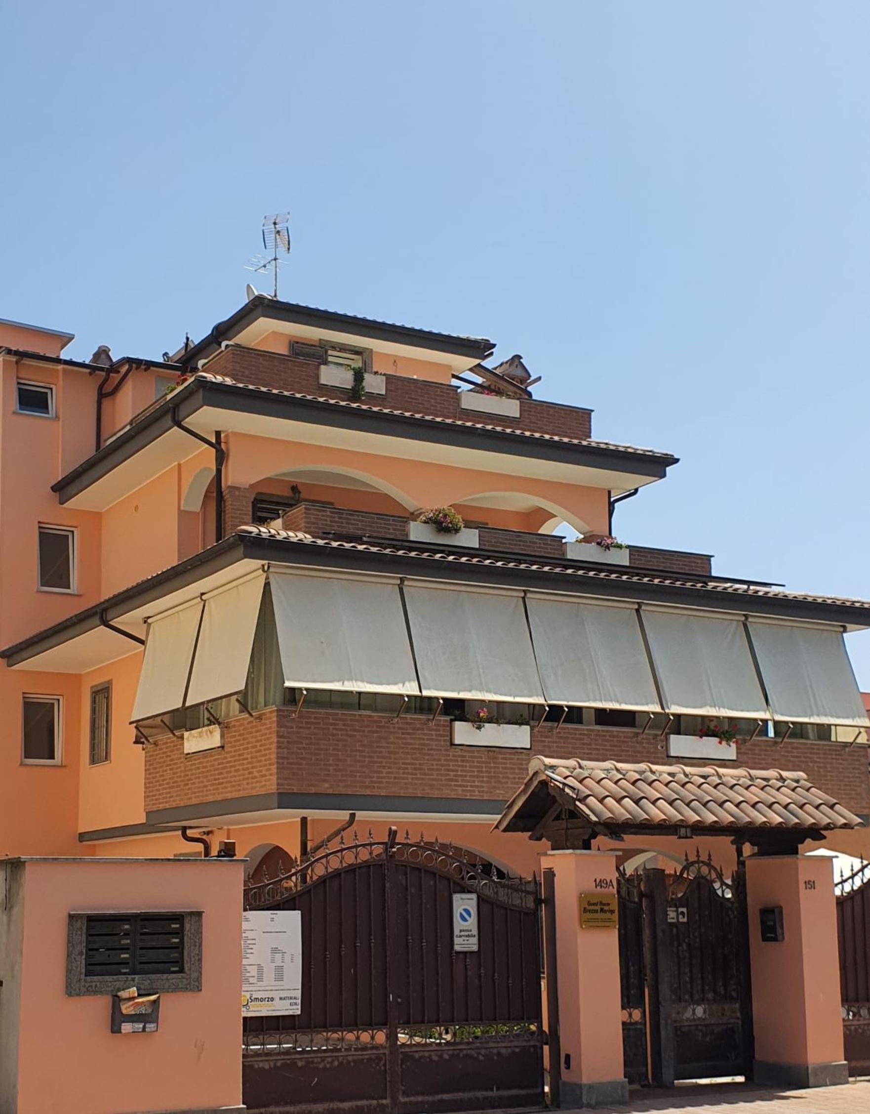 Hotel Guest House Brezza Marina - Image 1