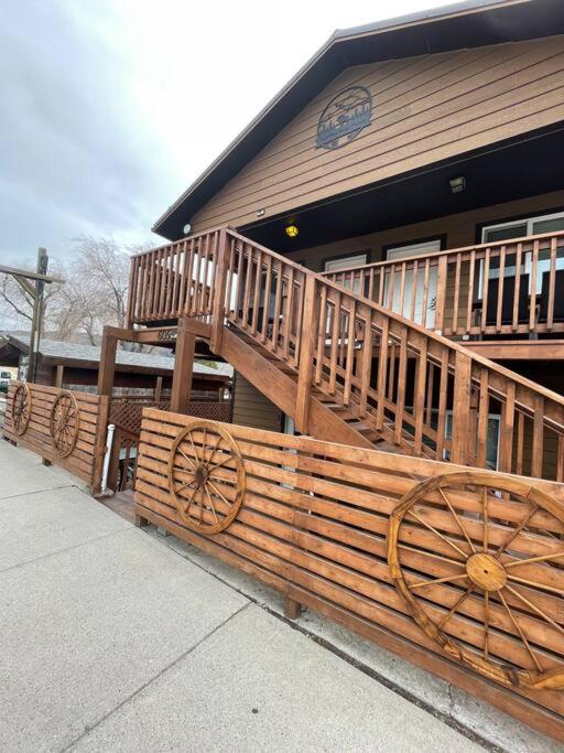 ParkWay Yellowstone Guest House Apartment #3 view 5
