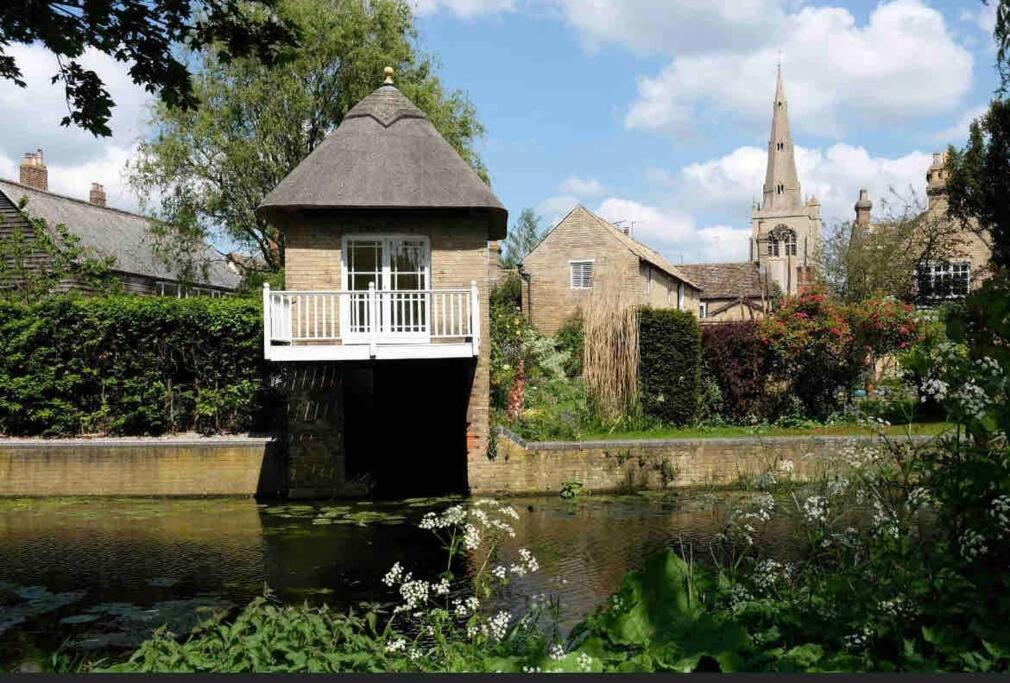 Historic Cambridgeshire Cottage