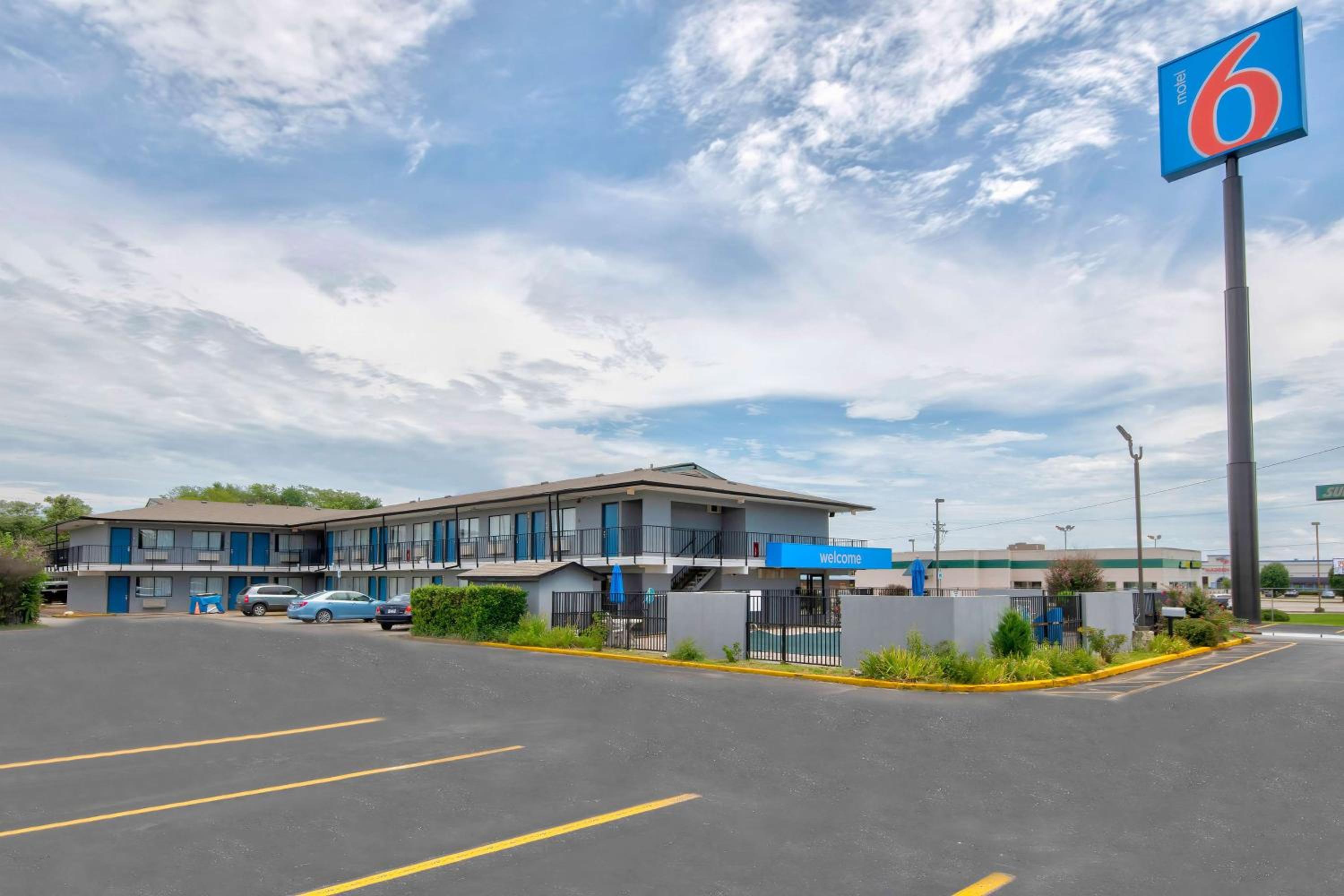 Jonesboro Vacations - Motel 6 Jonesboro - Property Image 21