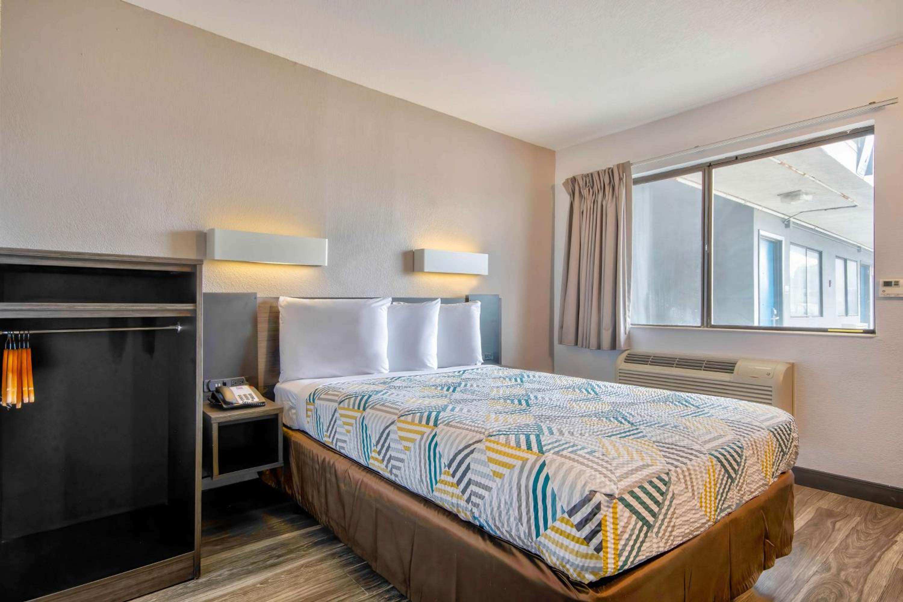 Jonesboro Vacations - Motel 6 Jonesboro - Property Image 33