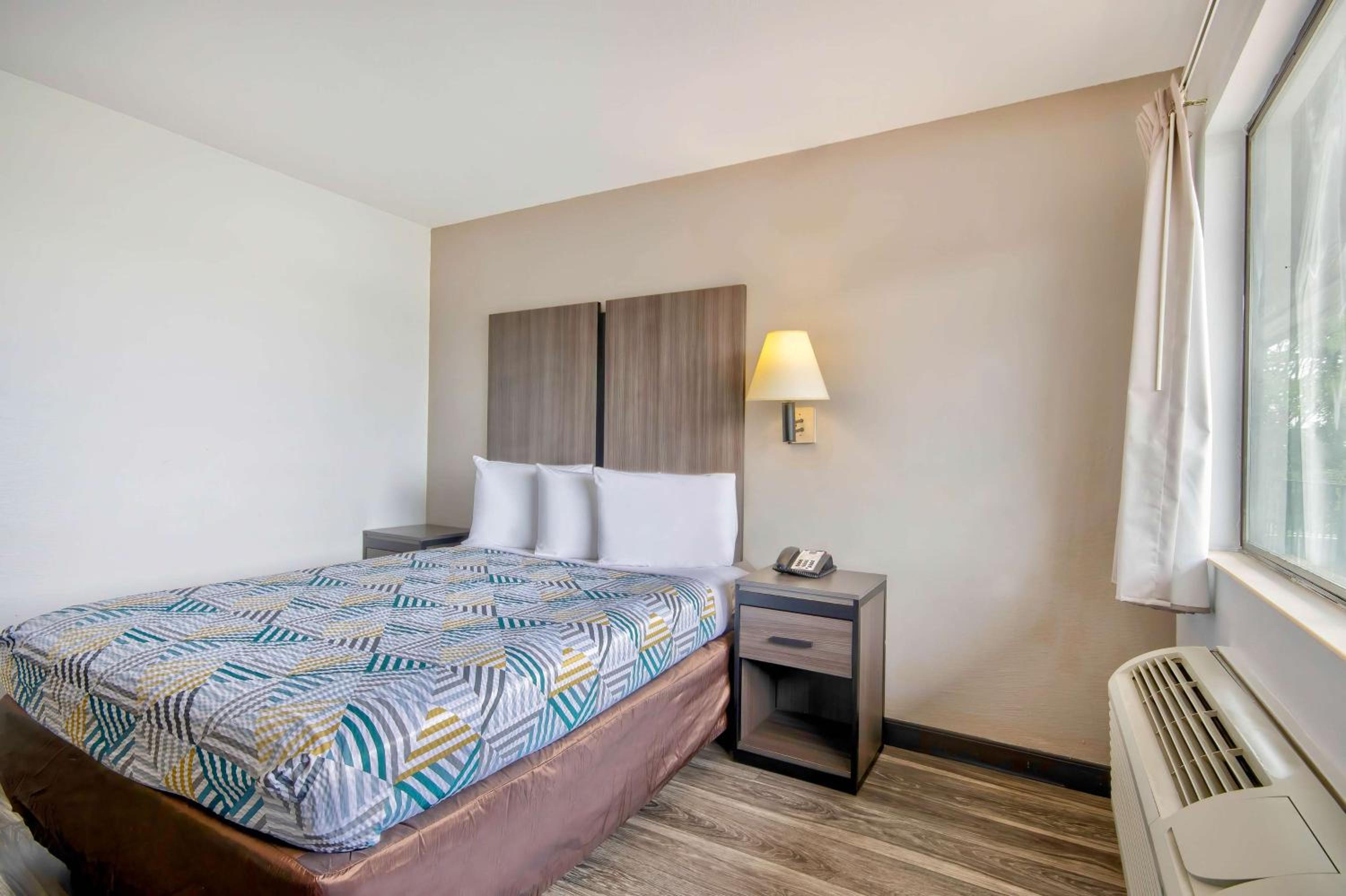 Jonesboro Vacations - Motel 6 Jonesboro - Property Image 35