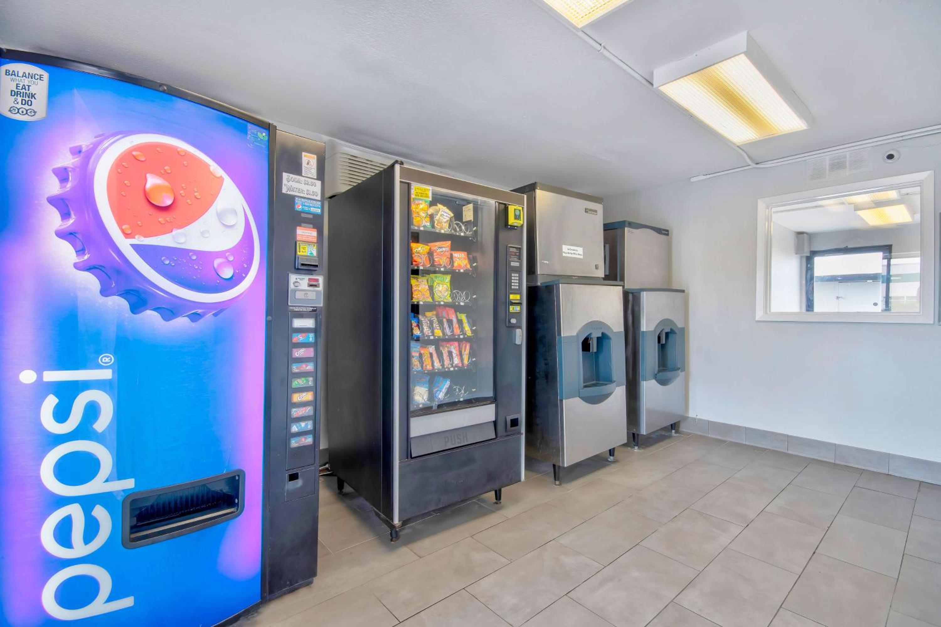 Jonesboro Vacations - Motel 6 Jonesboro - Property Image 7