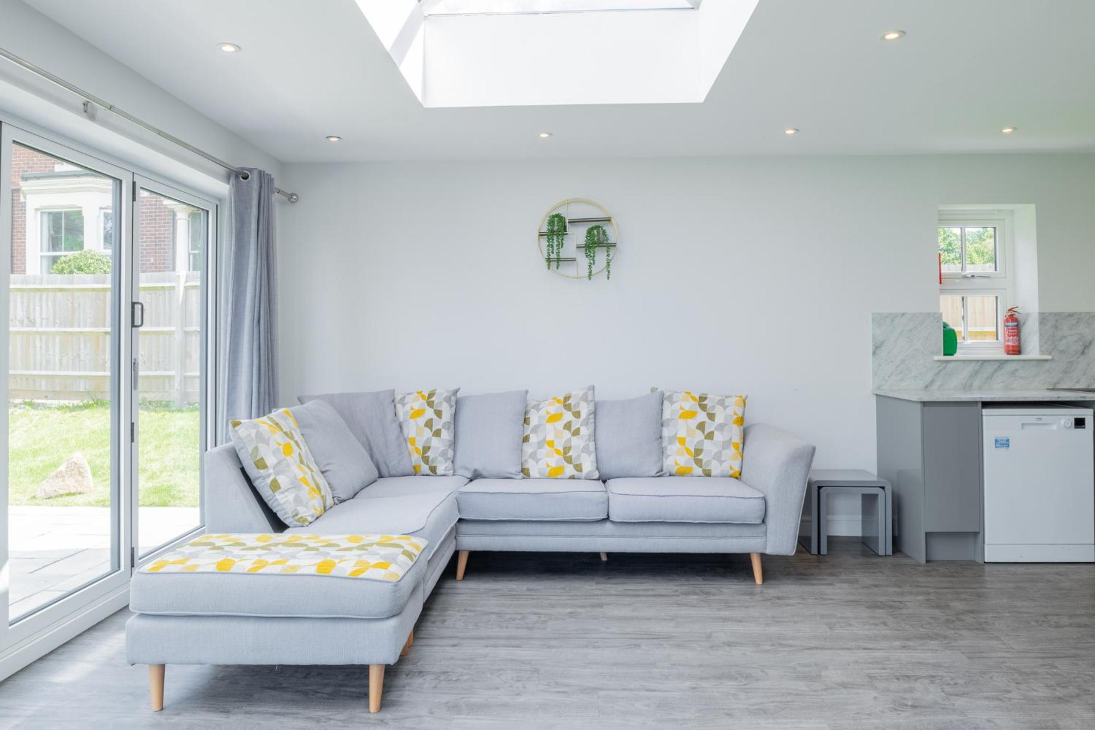 The Orchard - Spacious 5 Bed view 4