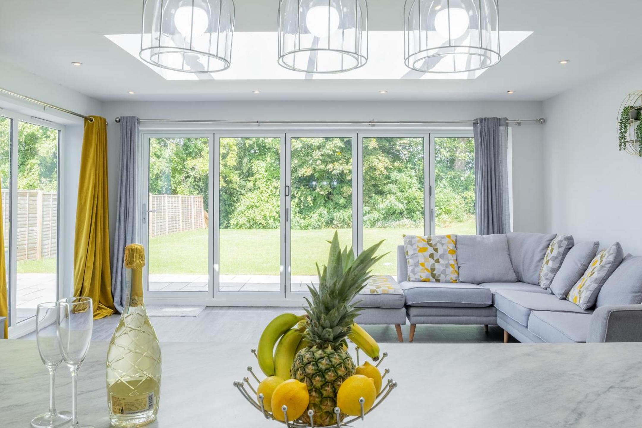The Orchard - Spacious 5 Bed view 3