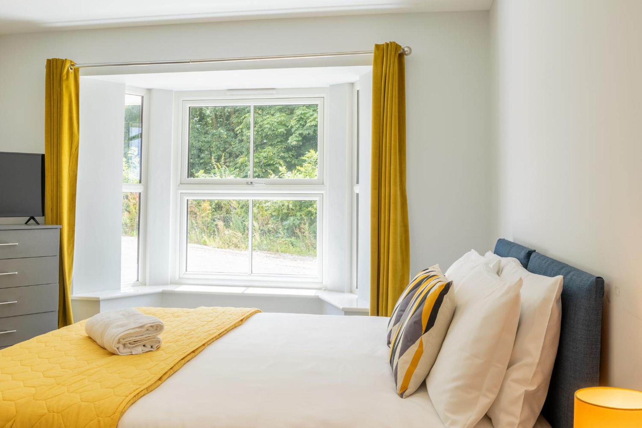 The Orchard - Spacious 5 Bed view 2