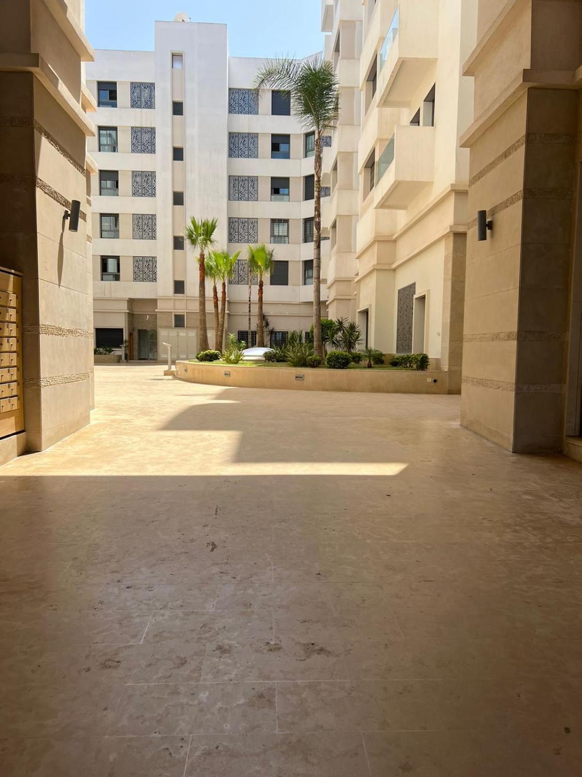Gorgeous 2 Bedrooms Apartment in Bourgogne view 5