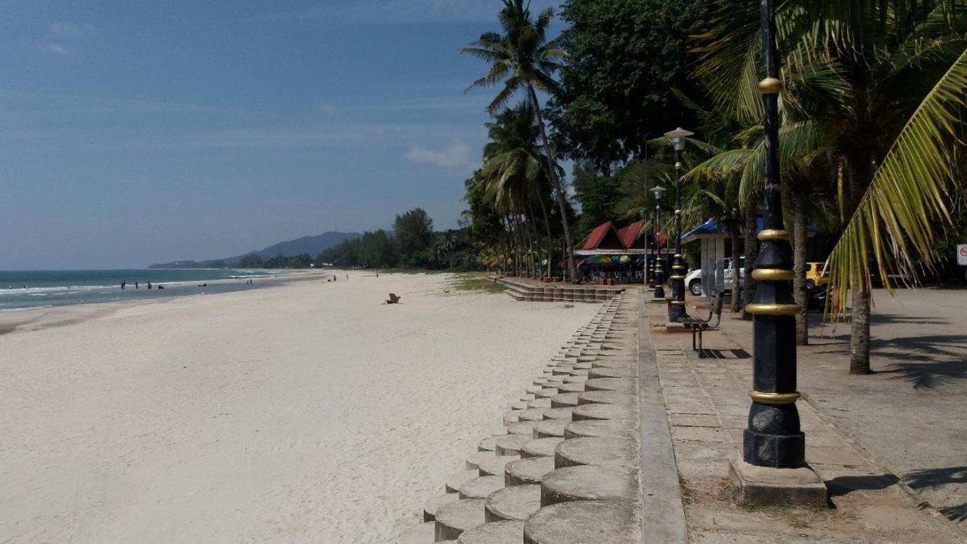 Homestay Pantai Batu Hitam Kuantan No14