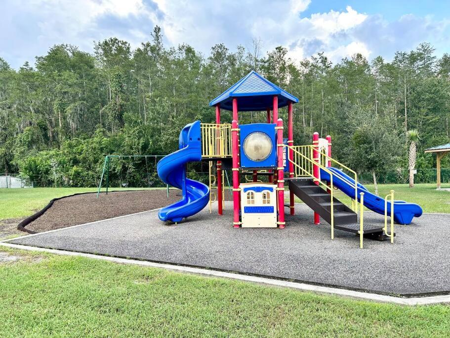 Superhost FREE Heated Pool 9 minutes to MCO 15 minutes to Disney Sleeps 8 view 4