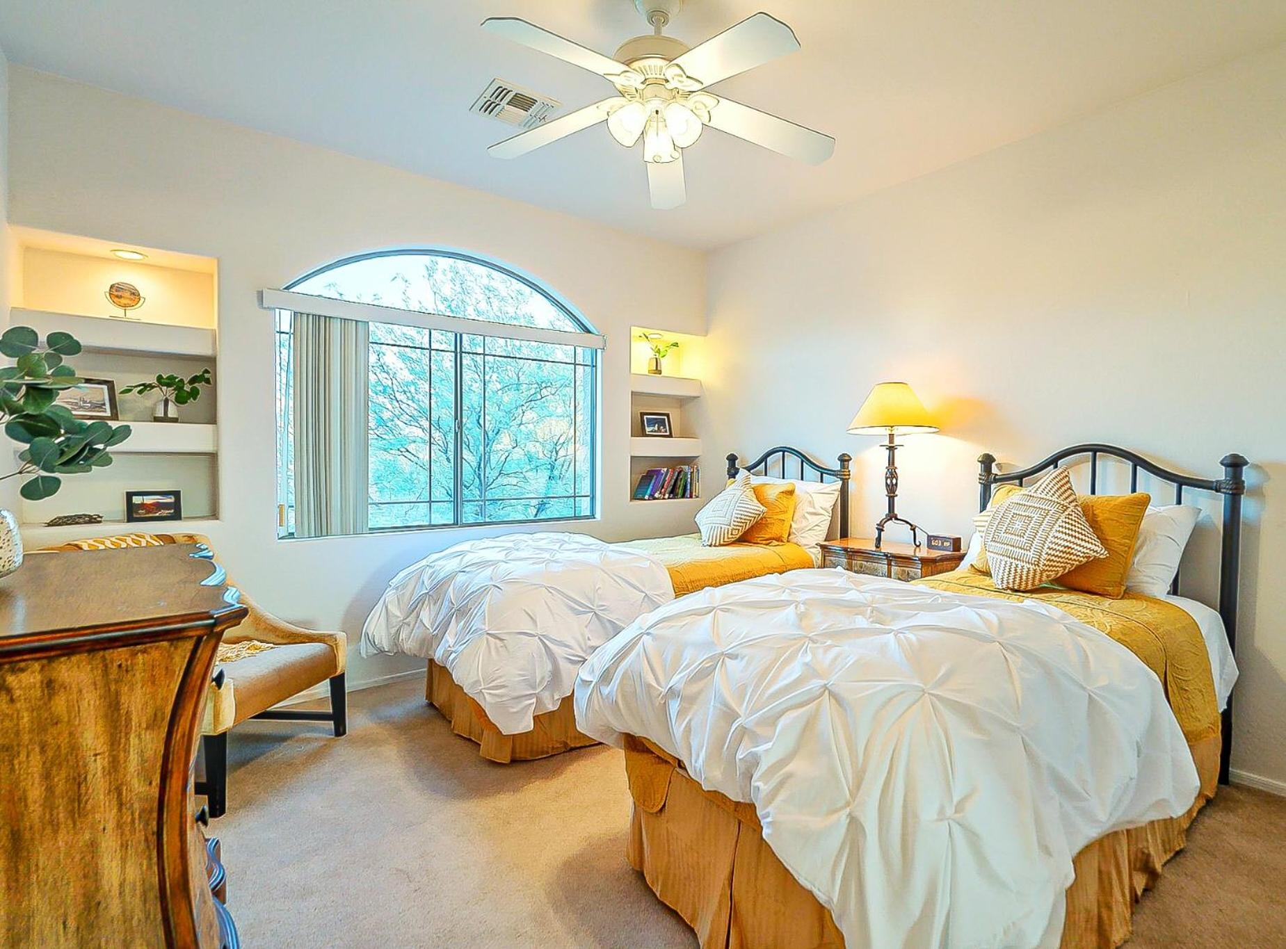 Saguaro Sunset - Luxury 3BD 2BA Home Near Tucson with Desert Views view 3