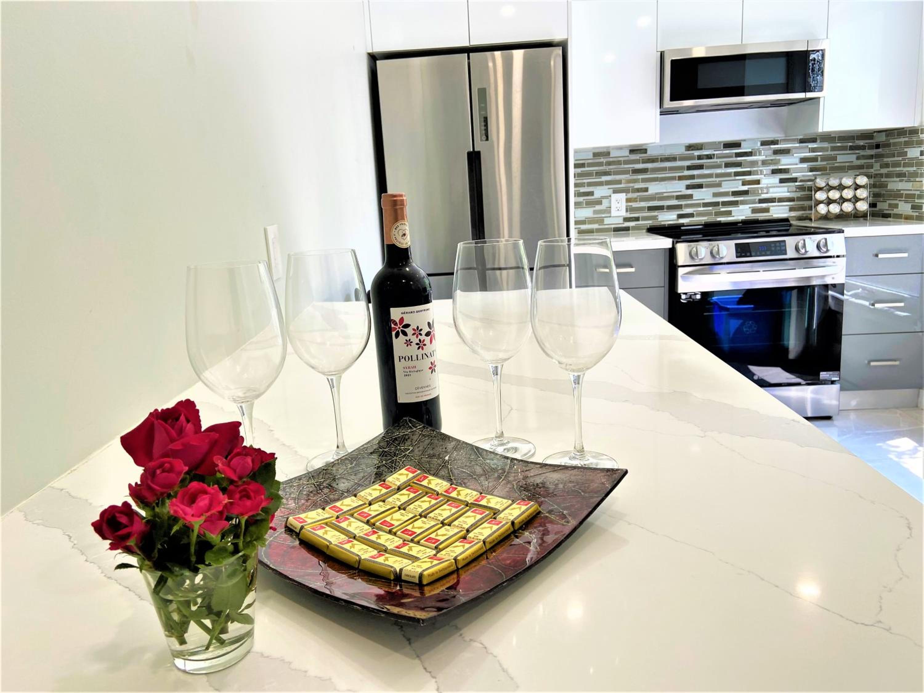 iResidence in Toronto - Fantastic Vacation Home with Breakfast