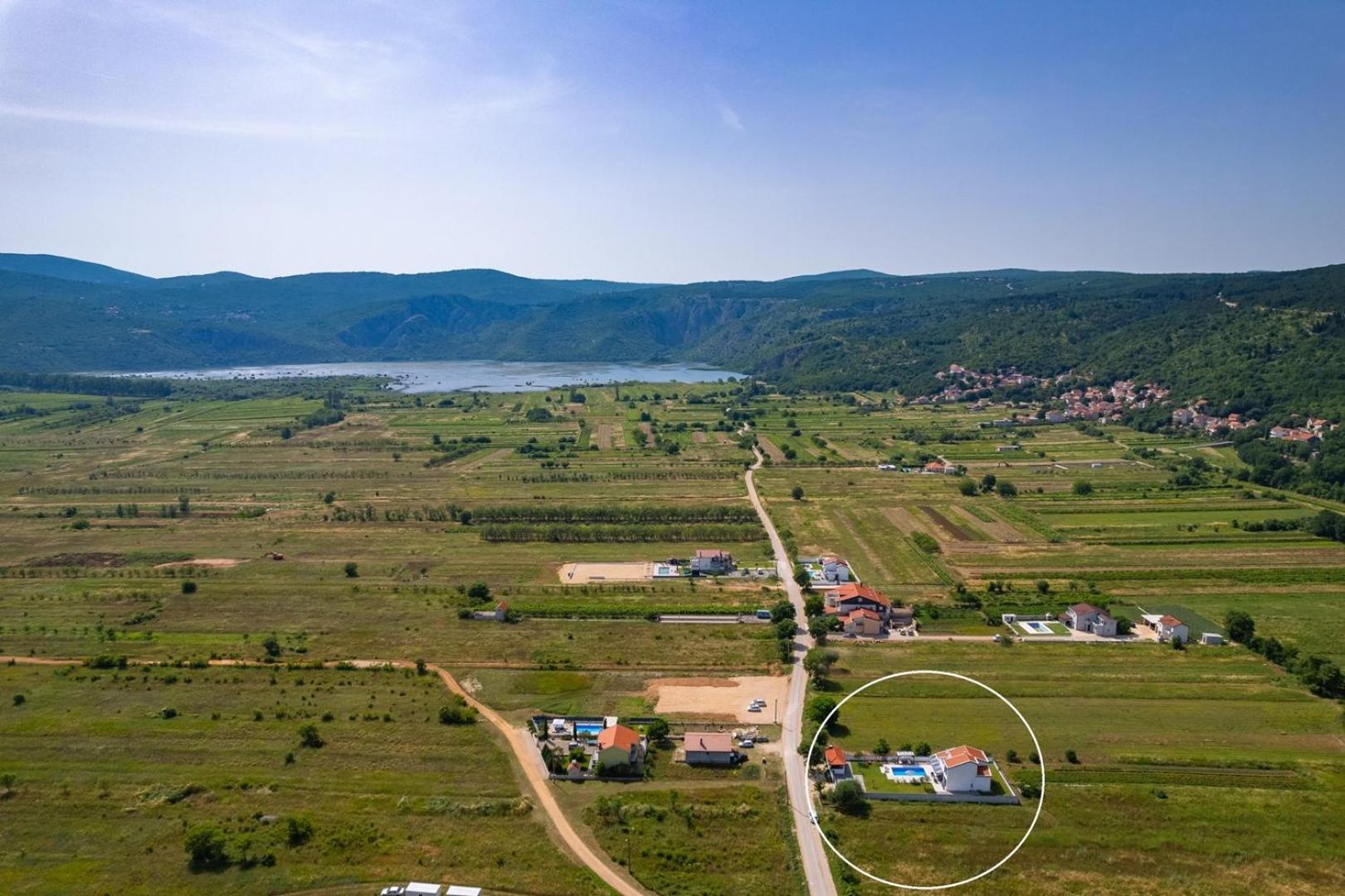 Villa Anja is a 4 bedroom villa with a 32 sqm heated pool near Imotski