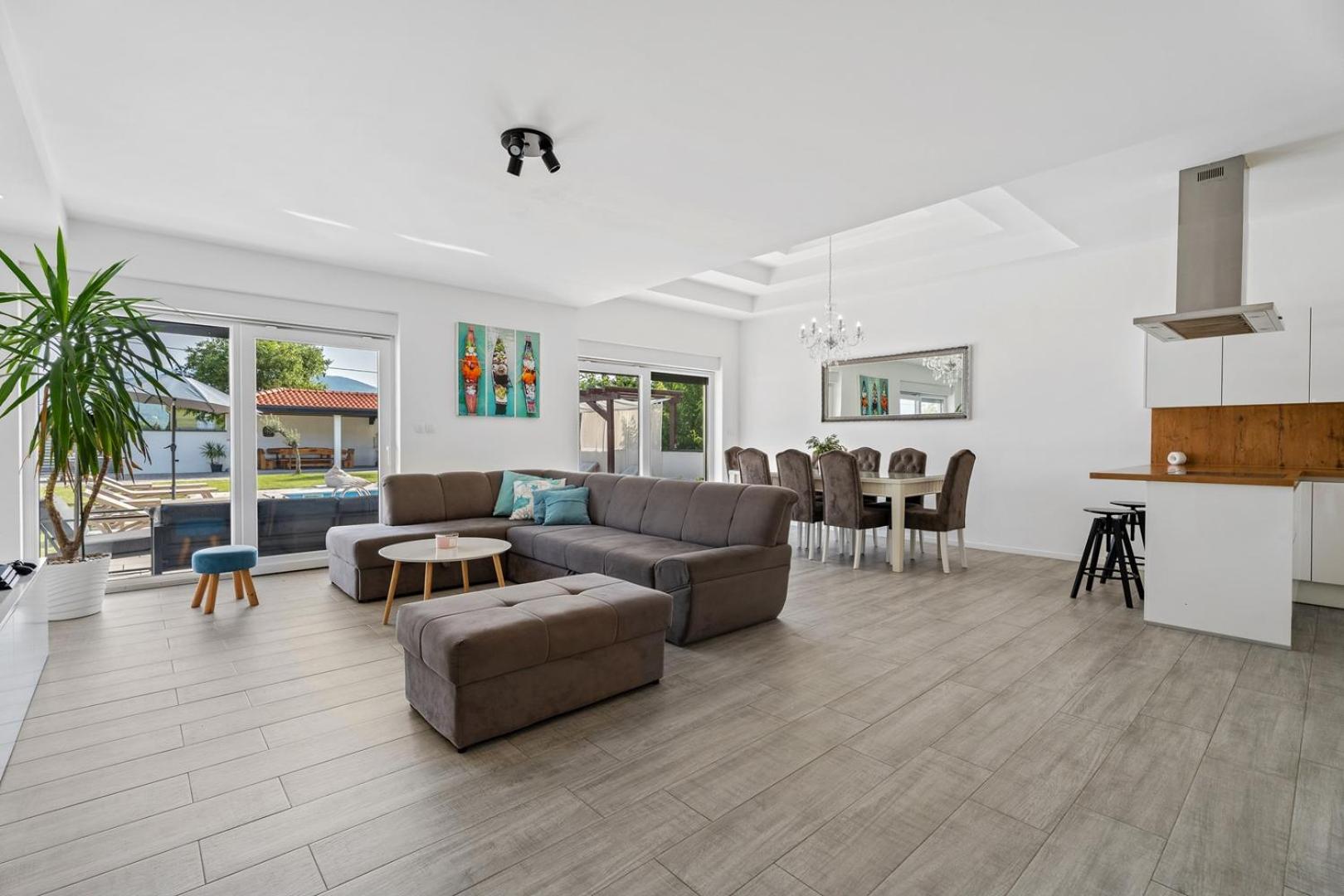 Villa Anja is a 4 bedroom villa with a 32 sqm heated pool near Imotski