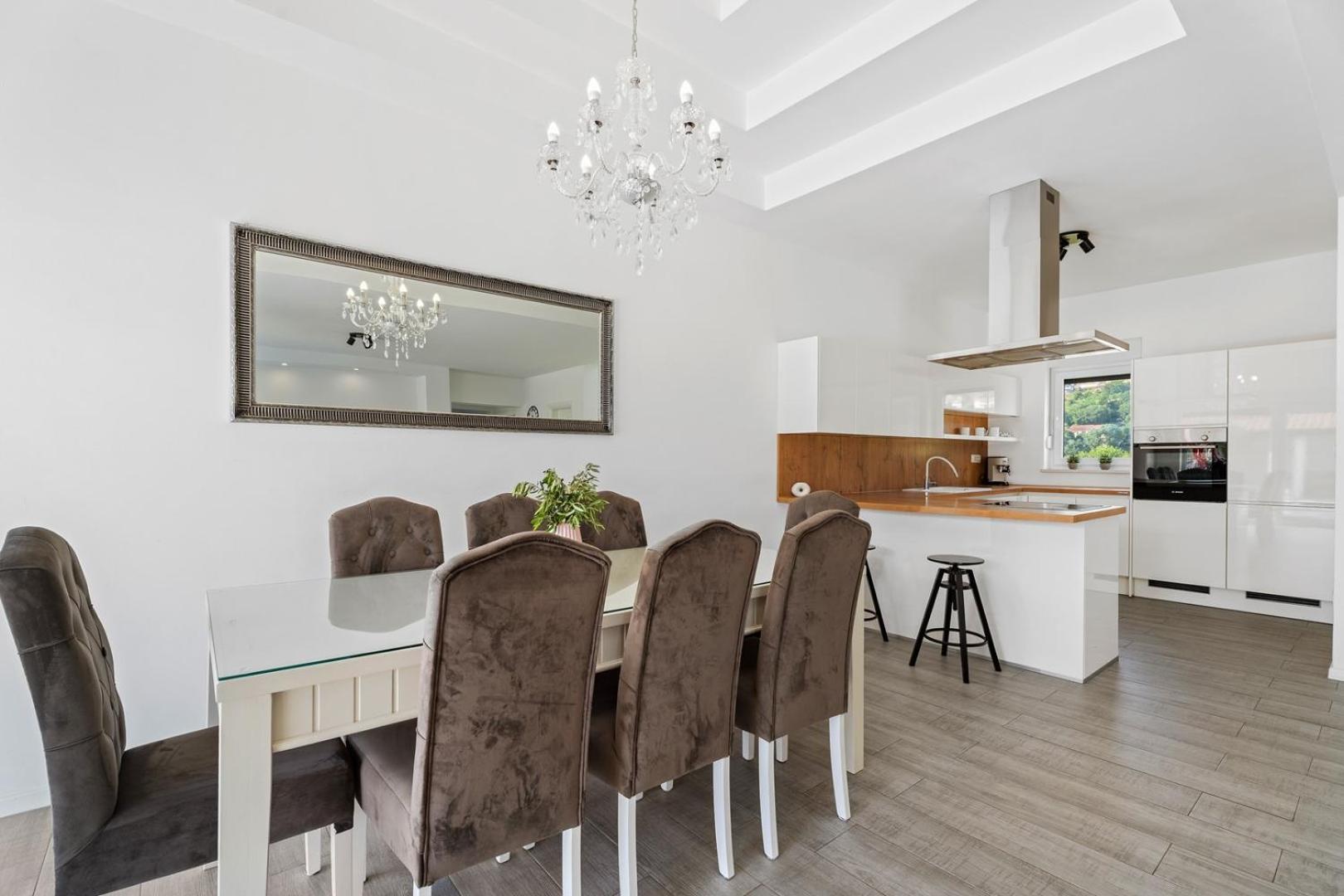 Villa Anja is a 4 bedroom villa with a 32 sqm heated pool near Imotski