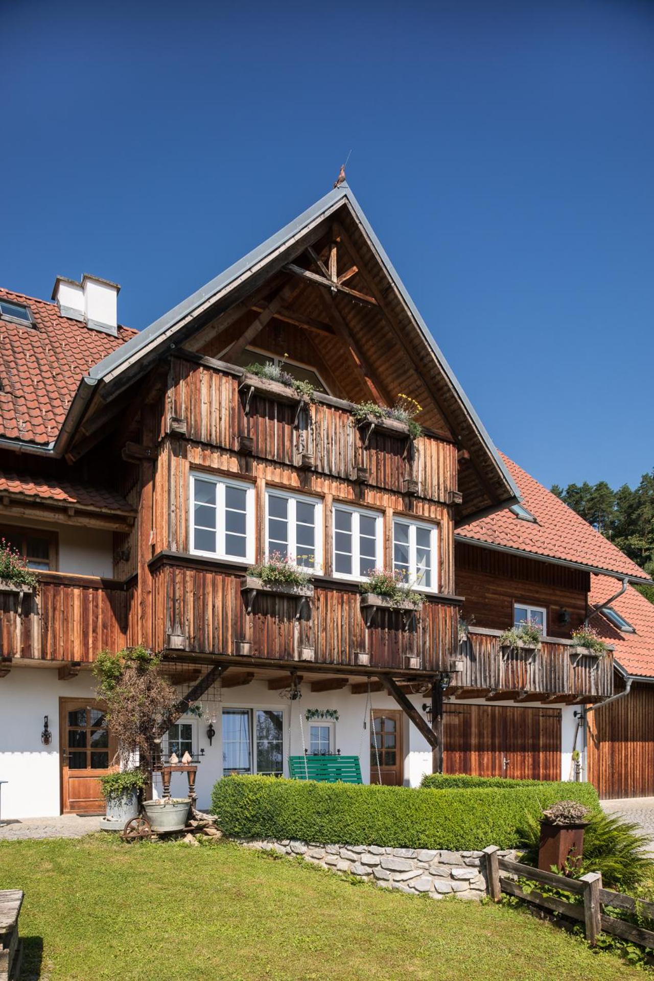 SCHILCHERLANDLEBEN - Langegg