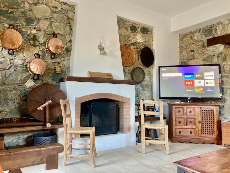Traditional House with Mountain View - Dierona Village