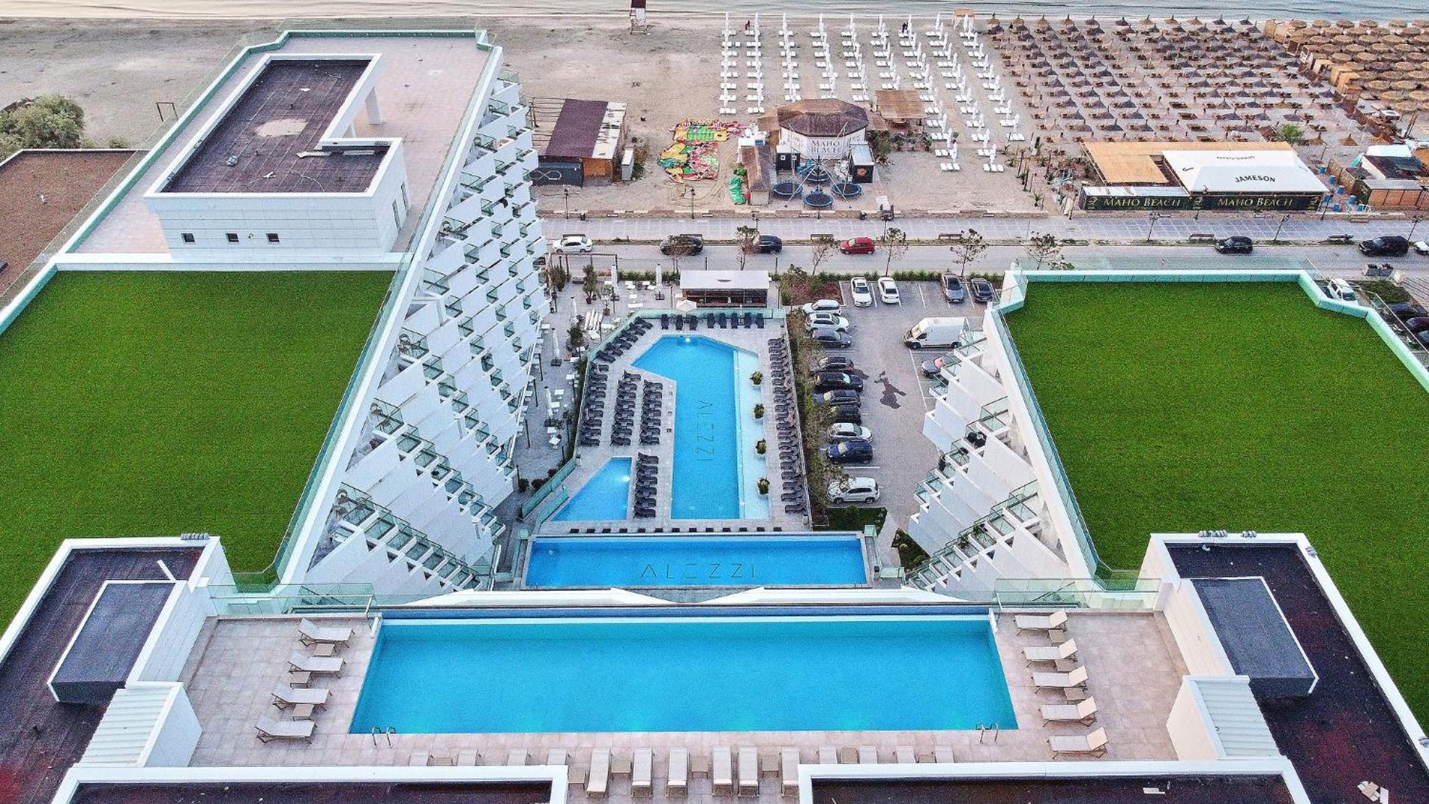 Hotel VDR Vacation Apartment 12 in Infinity Beach Resort - parking - Image 1