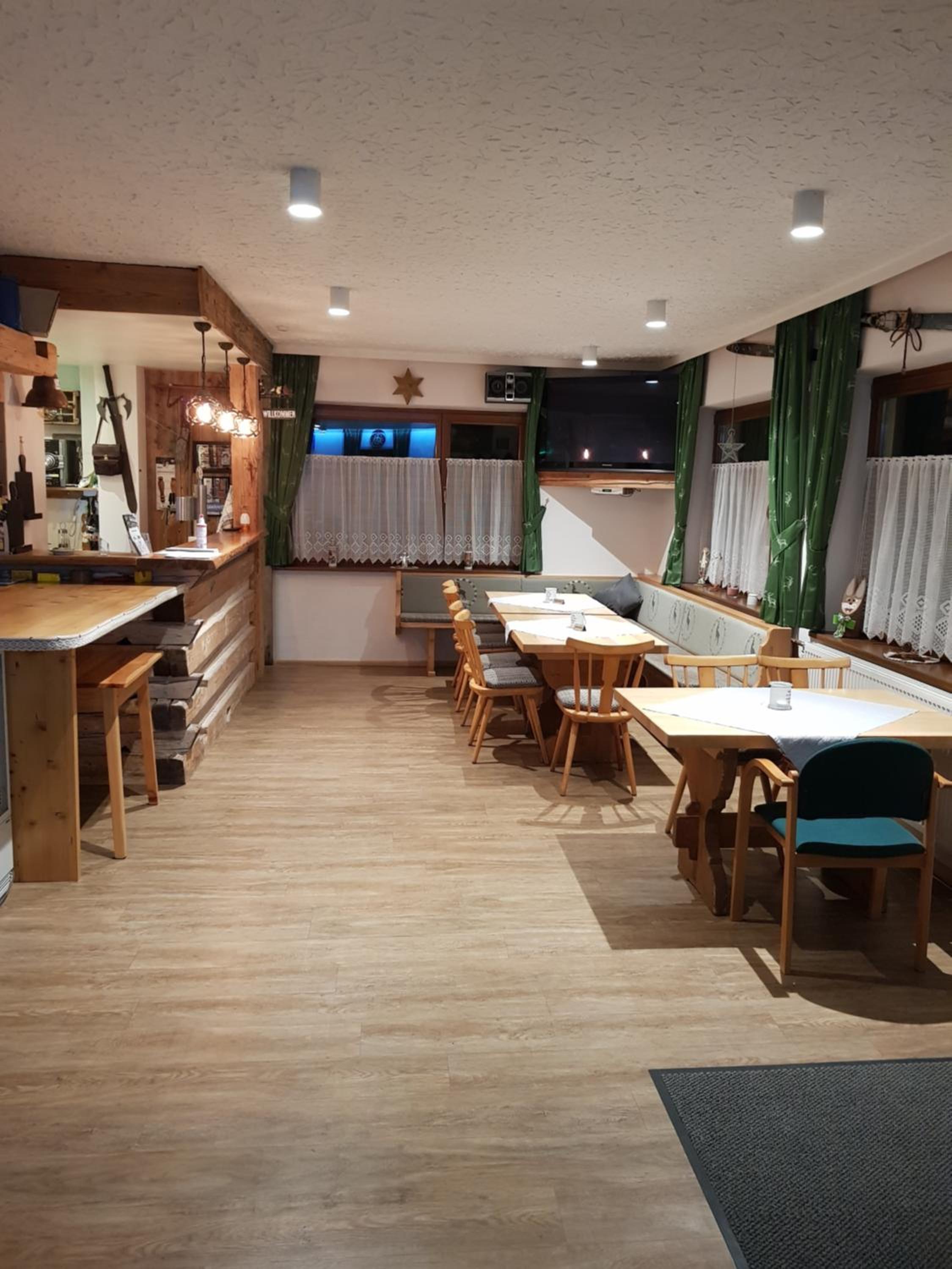 Tattoo PENSION mit Restaurant und Tattoo-Studio