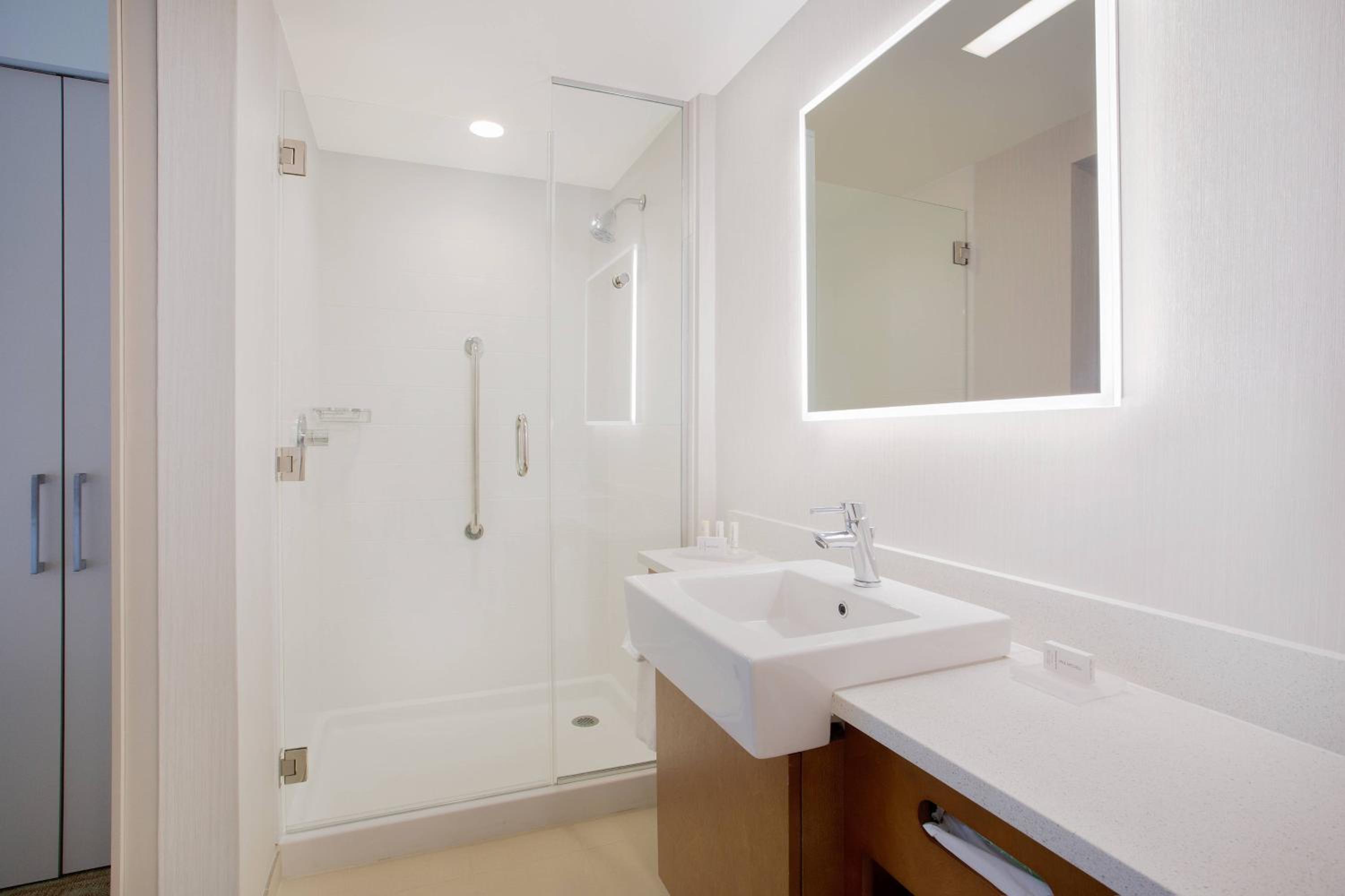 Mount Laurel Vacations - SpringHill Suites by Marriott Mount Laurel - Property Image 15