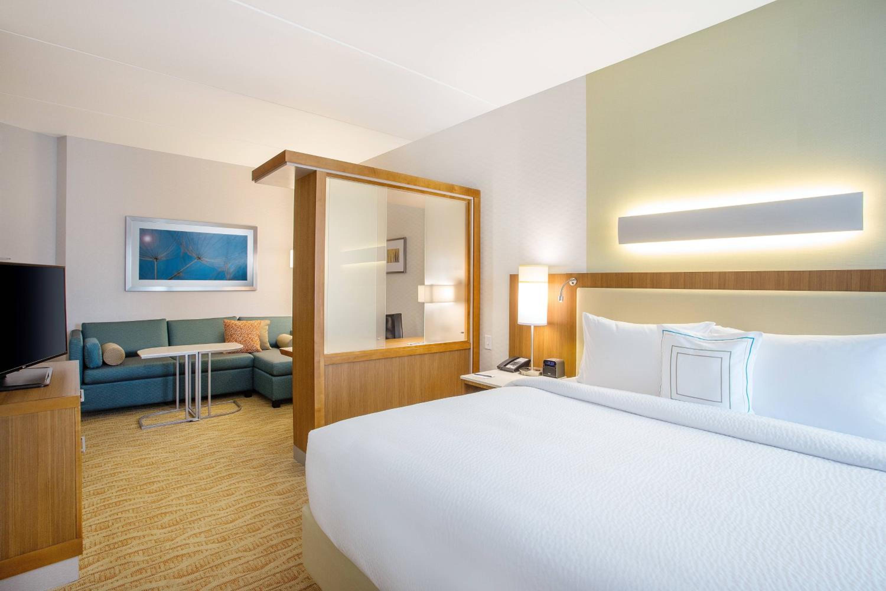 Mount Laurel Vacations - SpringHill Suites by Marriott Mount Laurel - Property Image 17