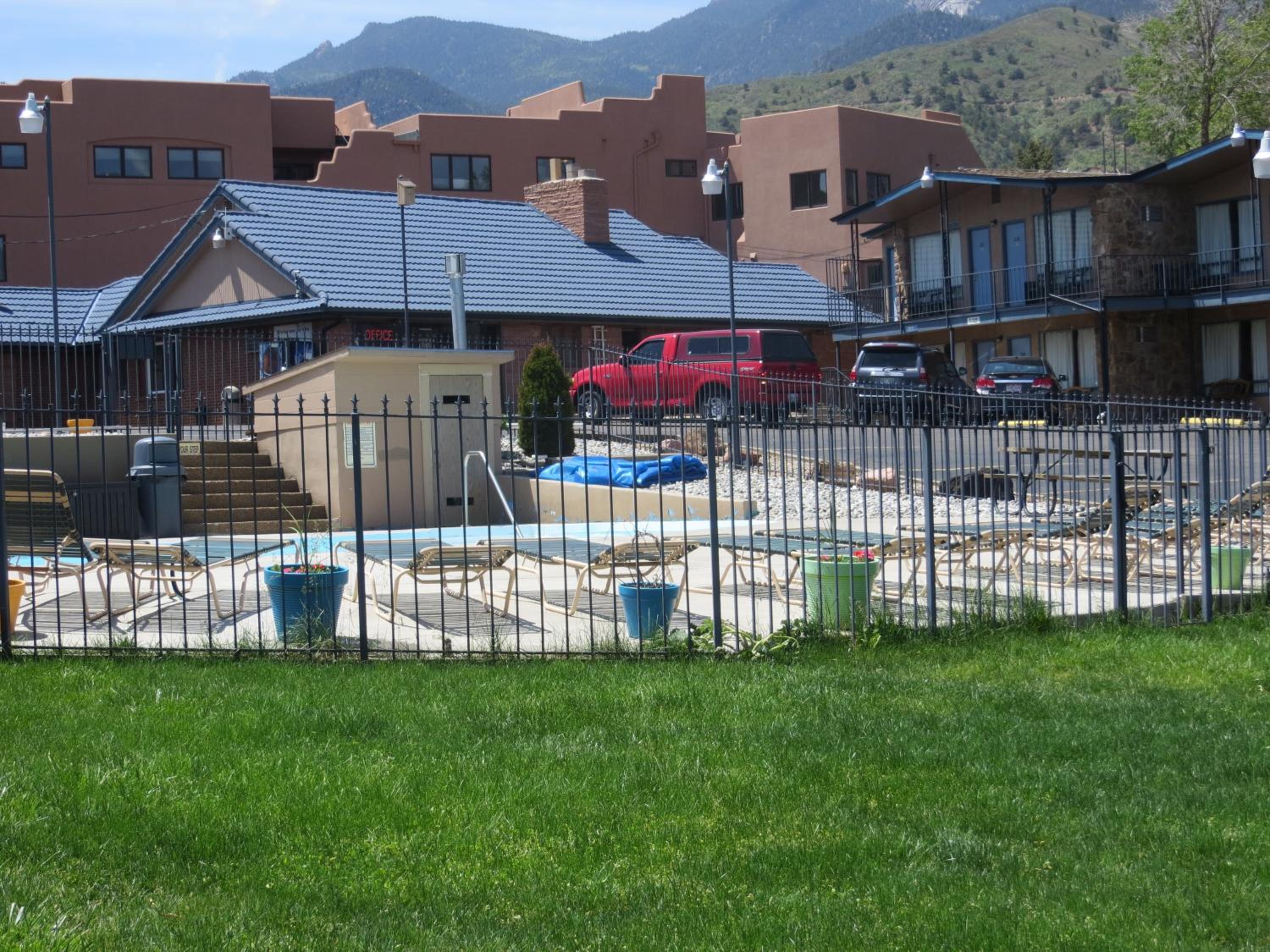 Silver Saddle Motel