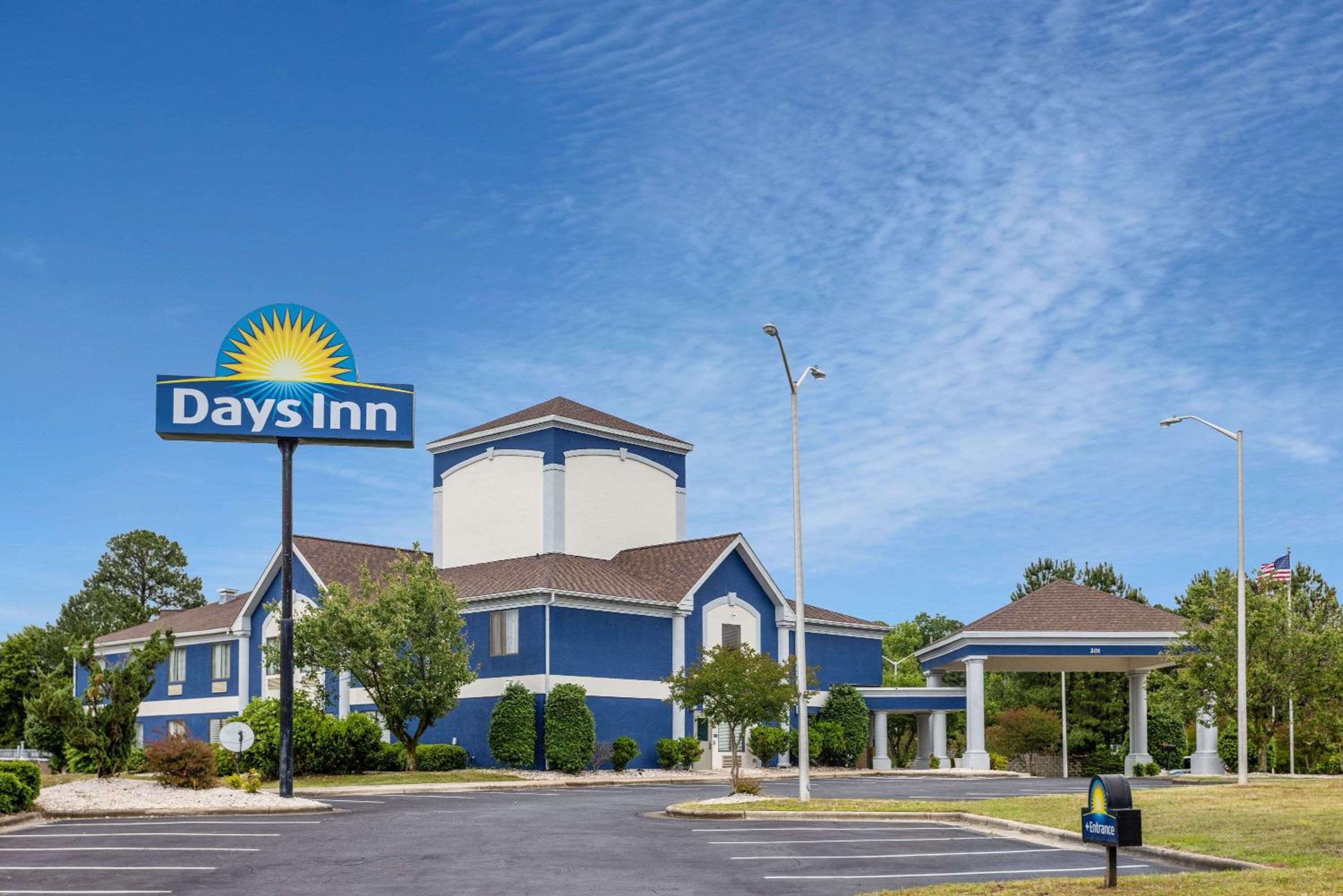 Henderson Vacations - Days Inn by Wyndham Louisburg - Property Image 1