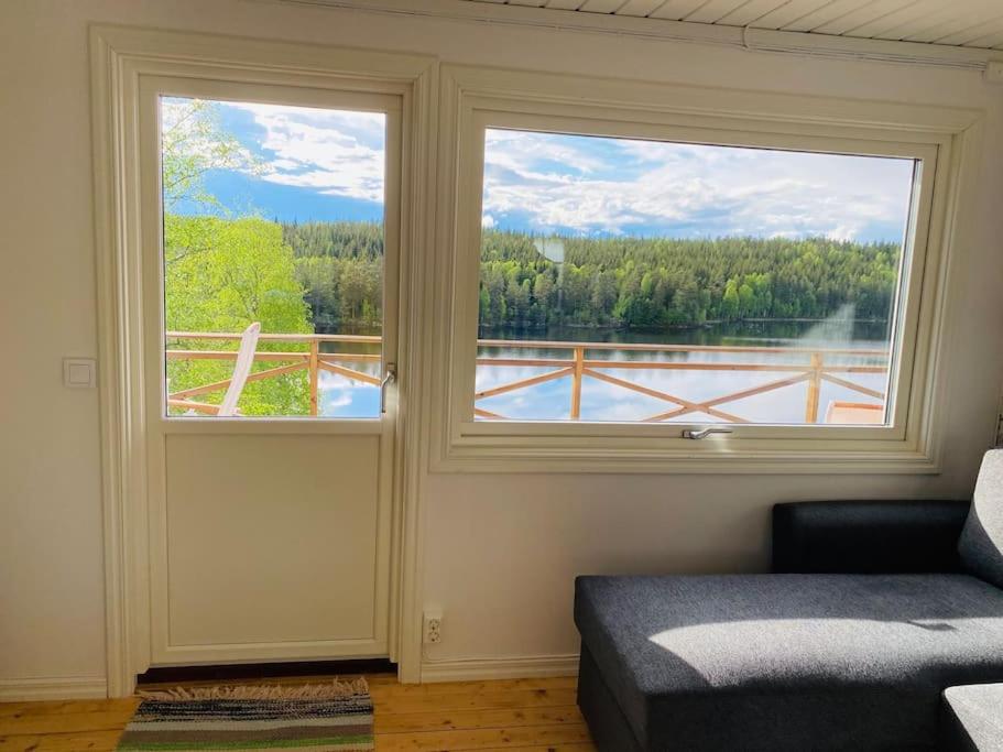 Trevligt fritidshus med stor terrasse mot sjöen view 3