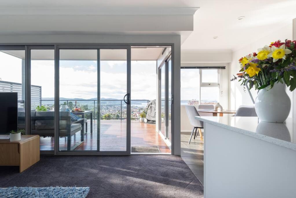 3 BR home family friendly beautiful views of the city