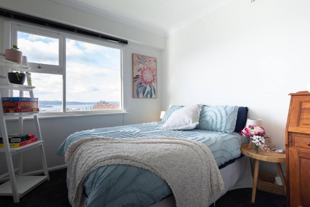 3 BR home family friendly beautiful views of the city