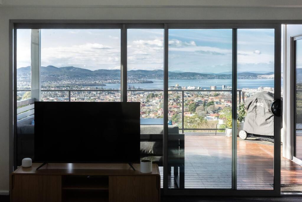 3 BR home family friendly beautiful views of the city