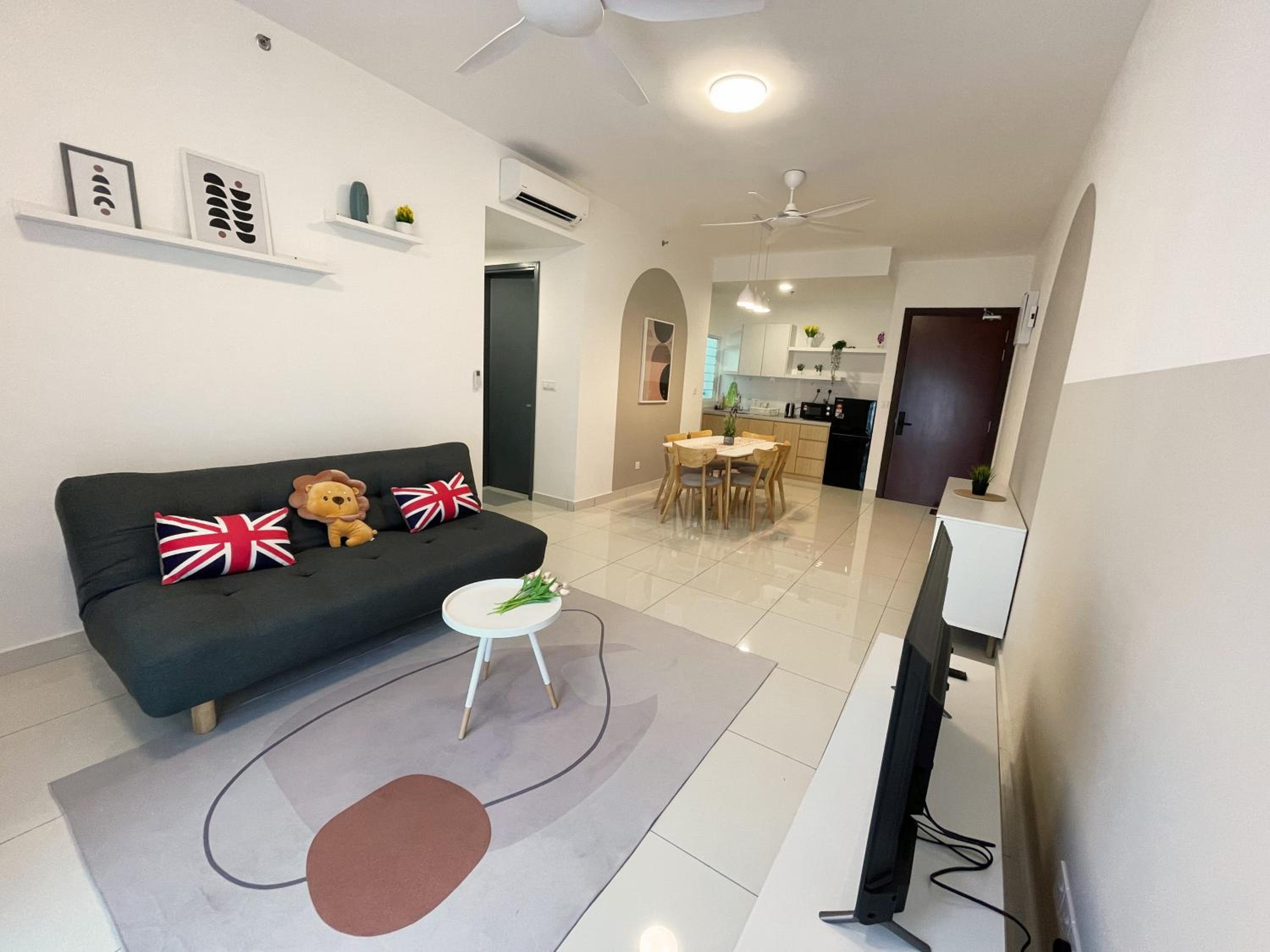 Inspirasi Mont Kiara 3 Rooms Balcony Free WIFI & Carpark By The Homez