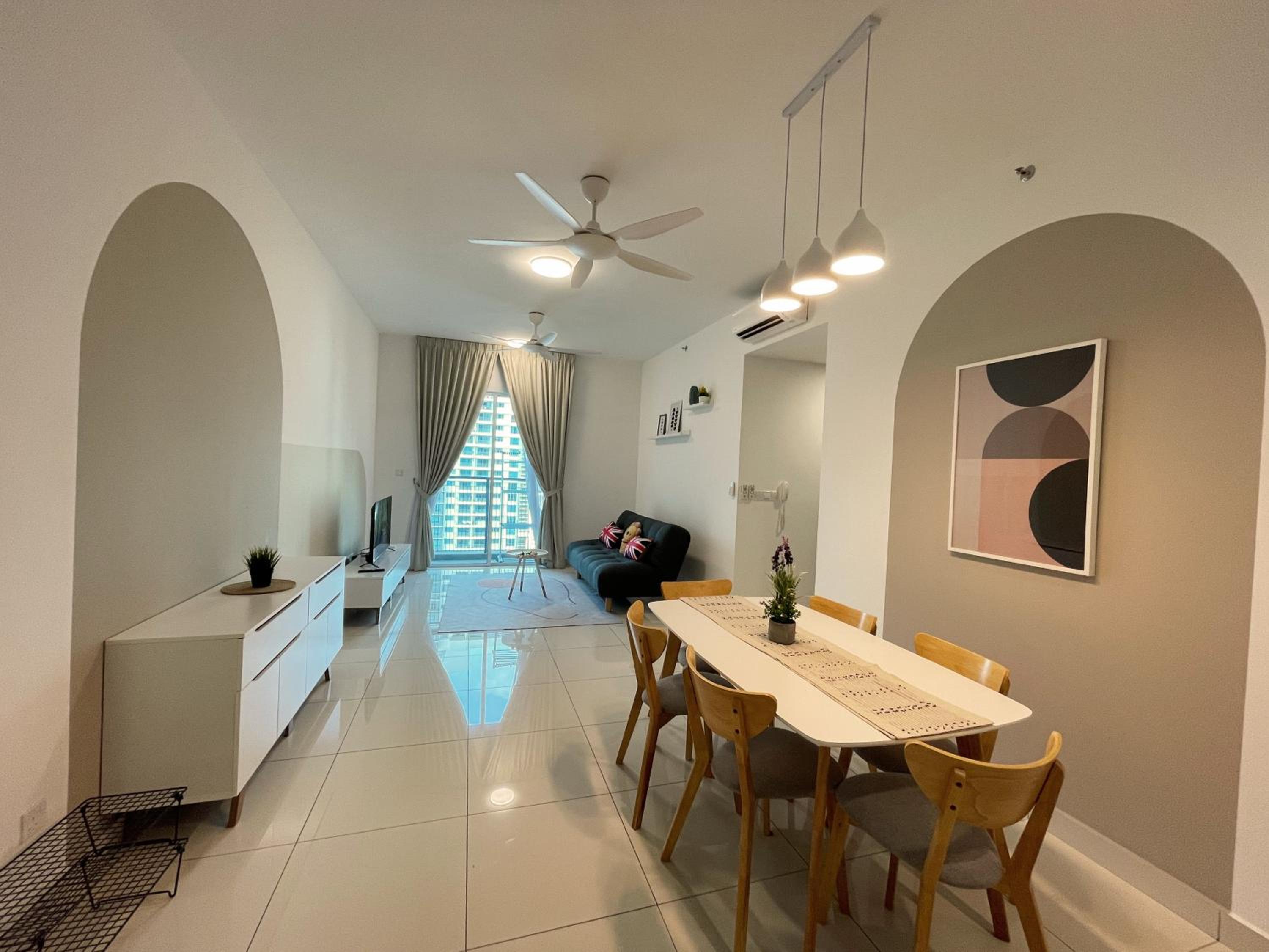 Inspirasi Mont Kiara 3 Rooms Balcony Free WIFI & Carpark By The Homez