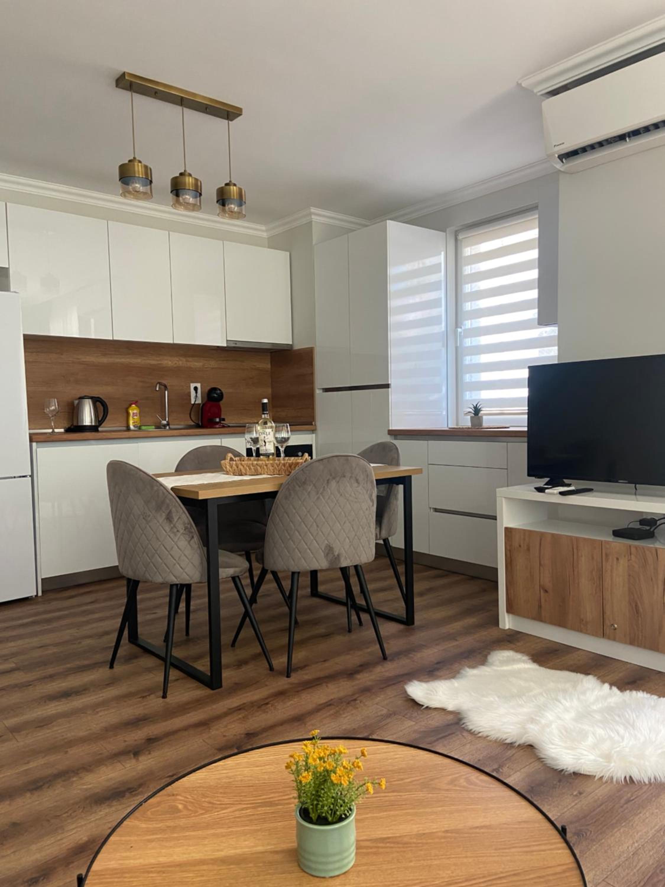 M&M Center Apartment with free parking