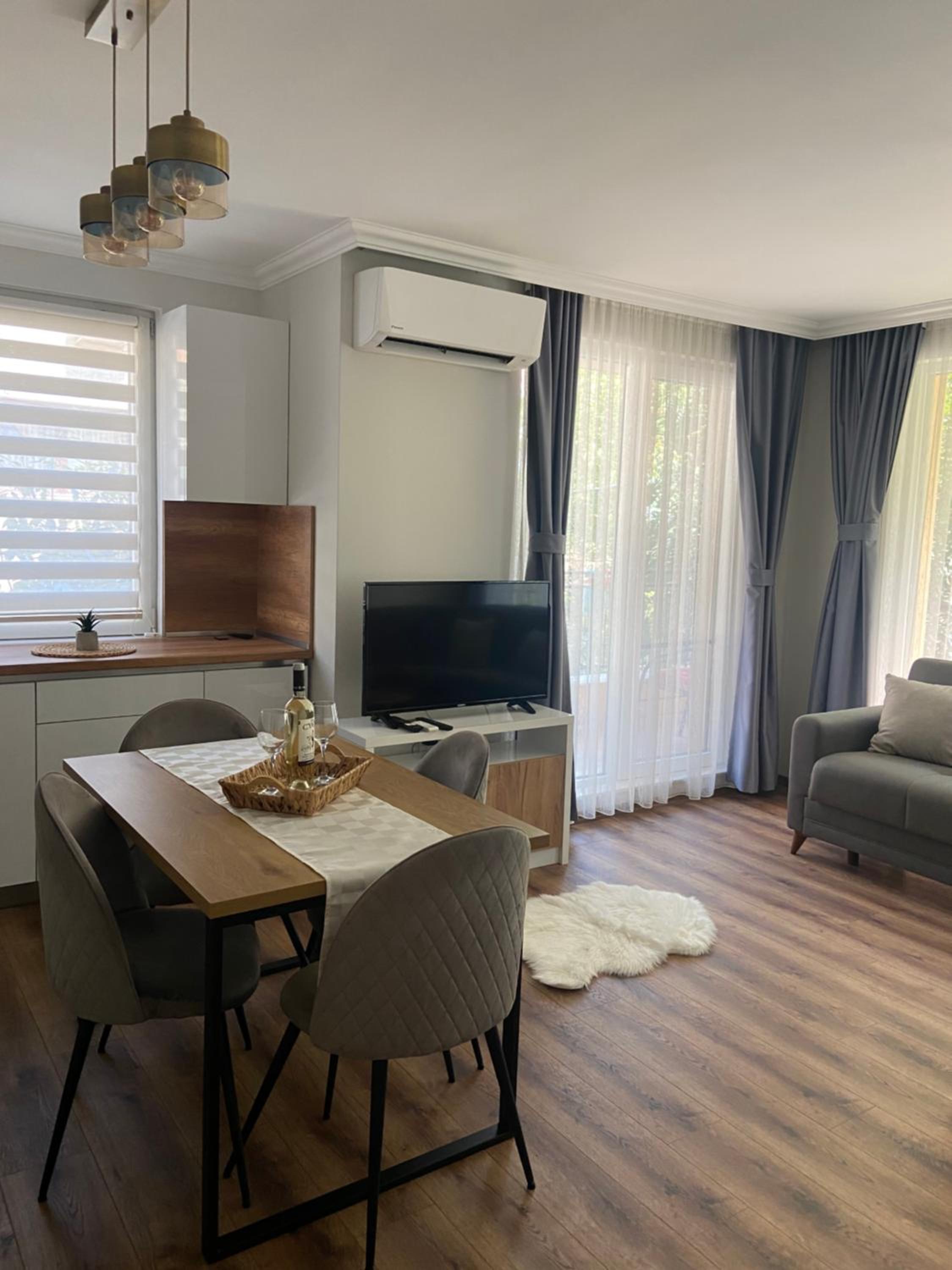 M&M Center Apartment with free parking