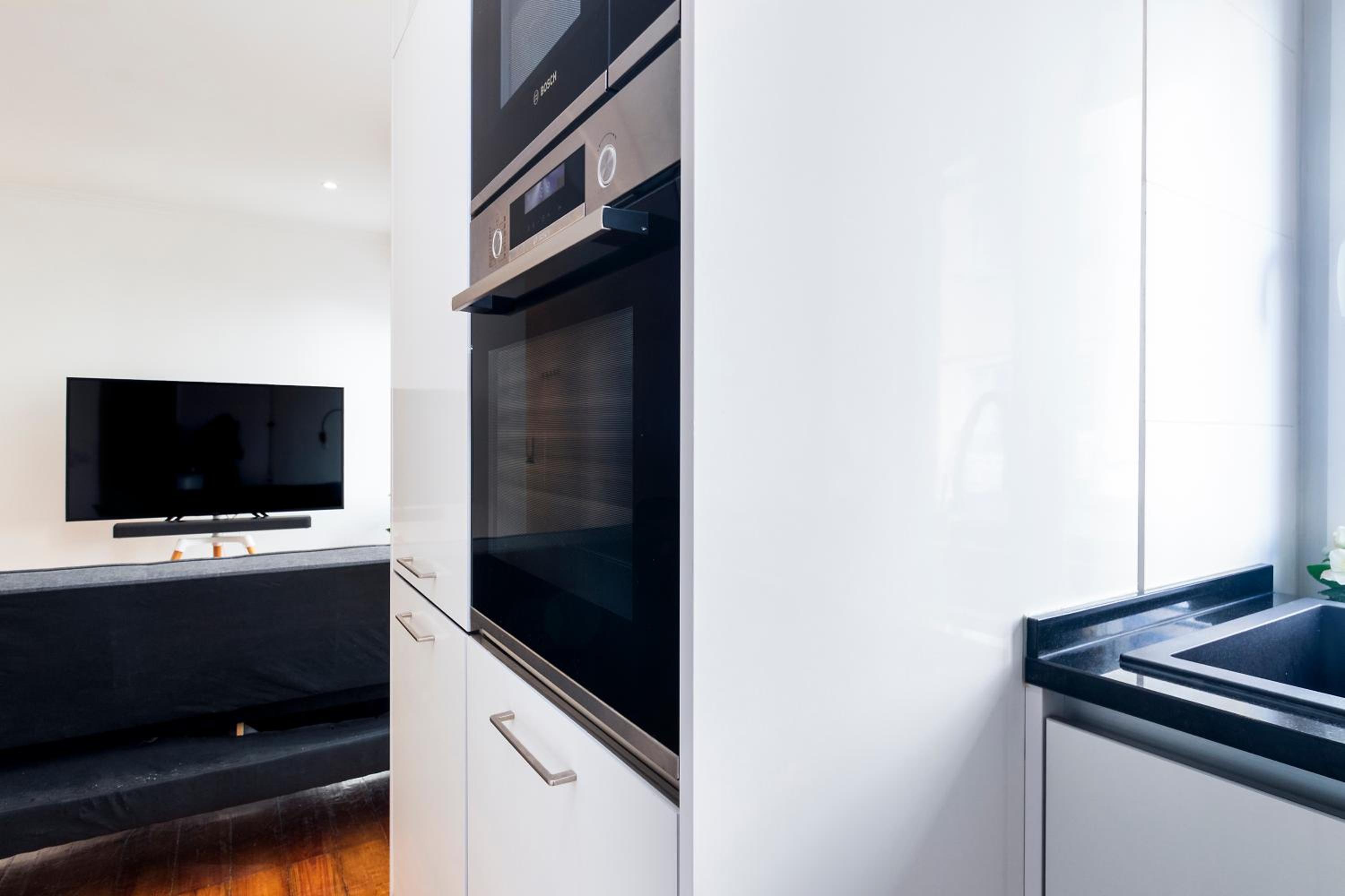 Apartment 1 Bedroom with AC Fiber Optic Internet