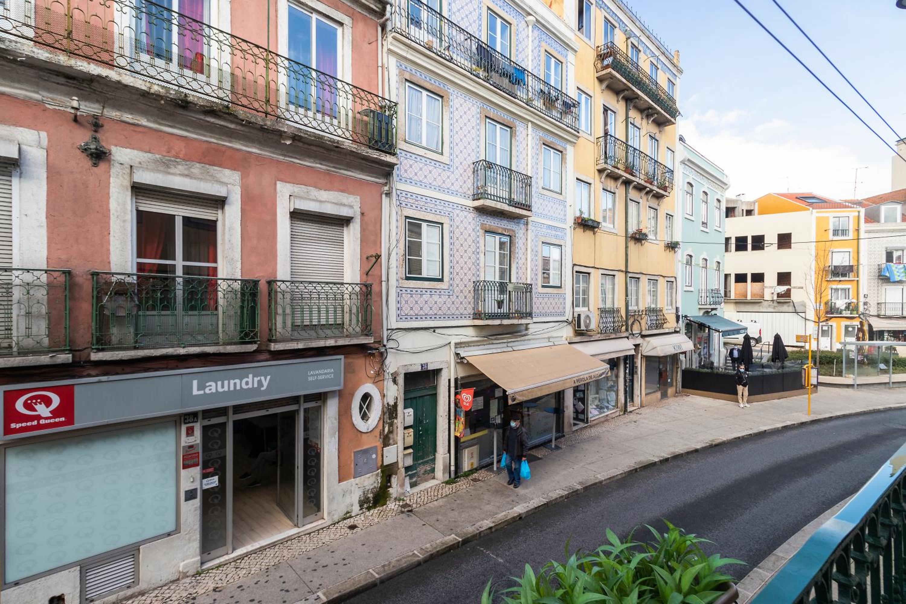 Apartment 1 Bedroom with AC Fiber Optic Internet