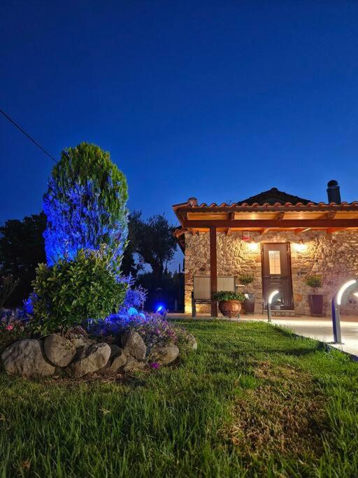 Patras stonehouse with large yard - Πέτρινο σπίτι με αυλή view 3