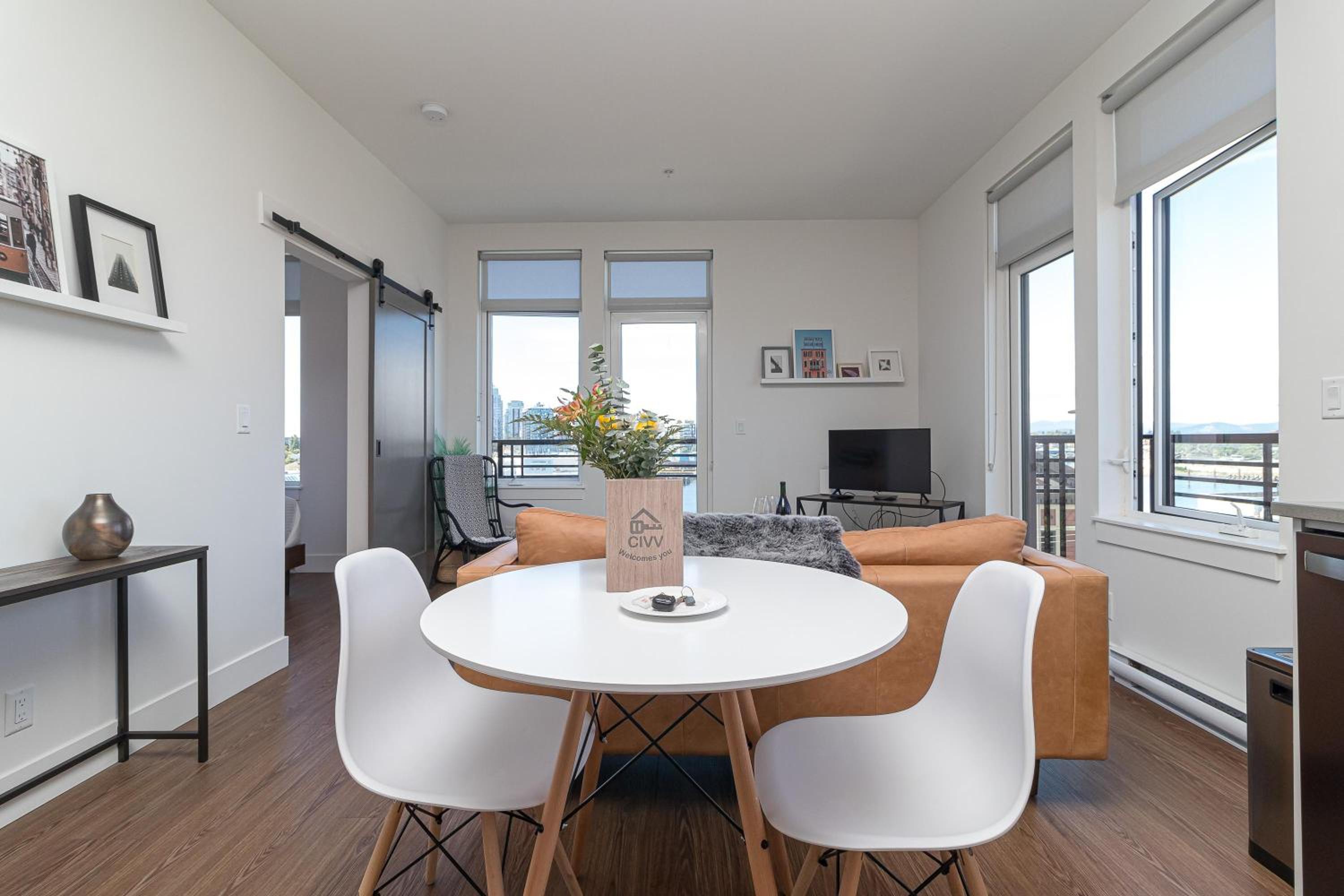 Elegant Retreat In The Heart Old Town Victoria