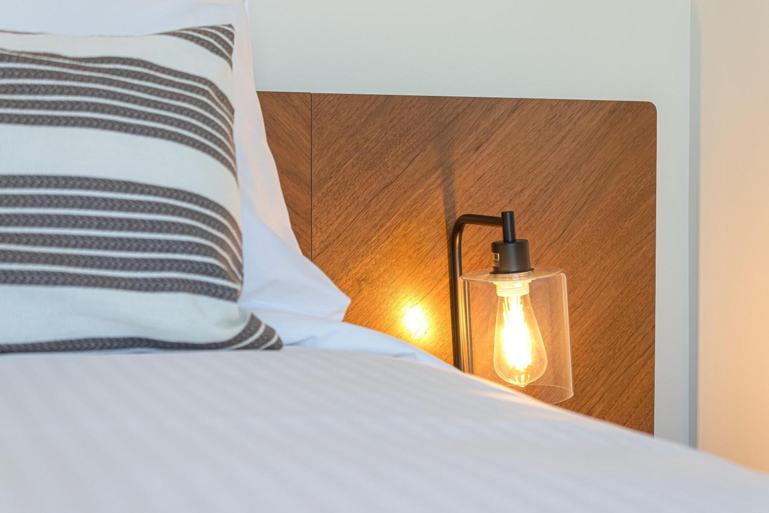 Elegant Retreat In The Heart Old Town Victoria