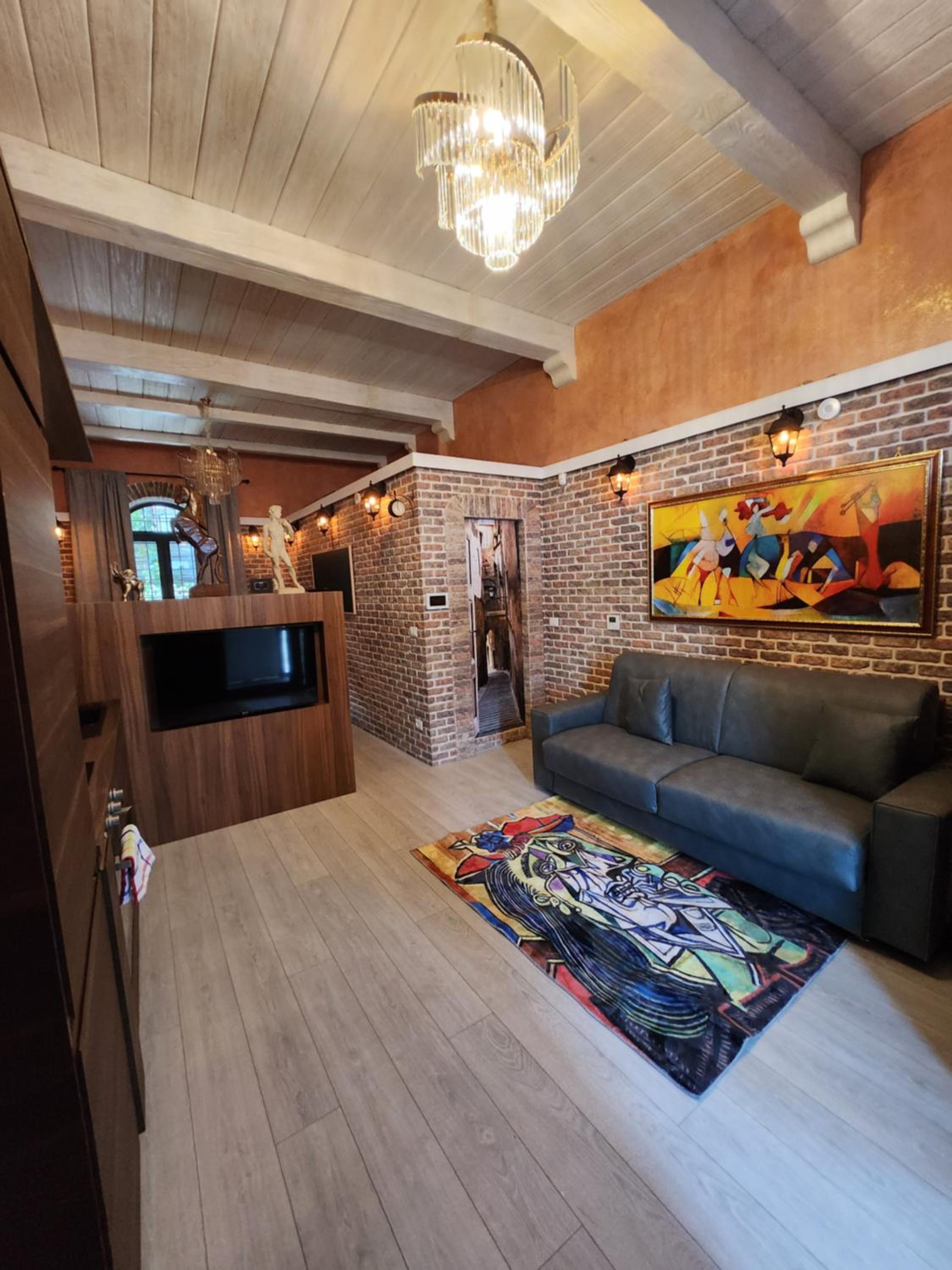 THE IMPERIAL SUITE e THE BRICKS