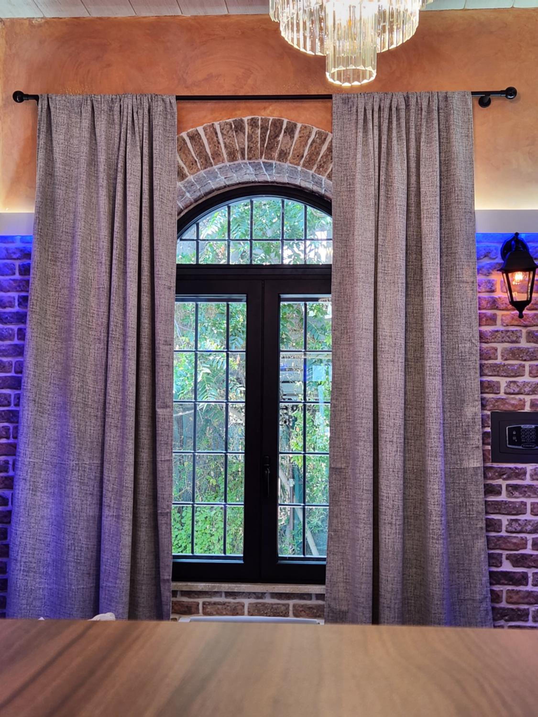 THE IMPERIAL SUITE e THE BRICKS