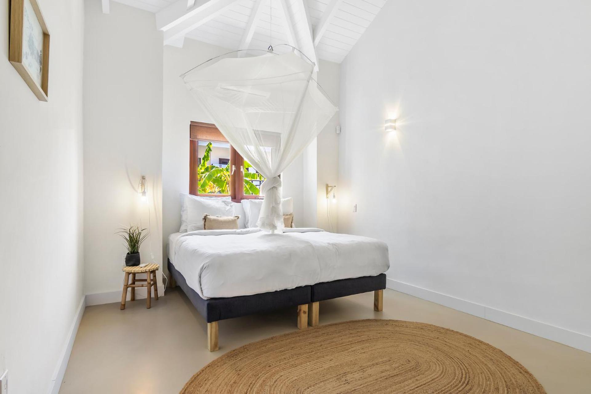 Villa Blou, steps from the Jan Thiel Beach