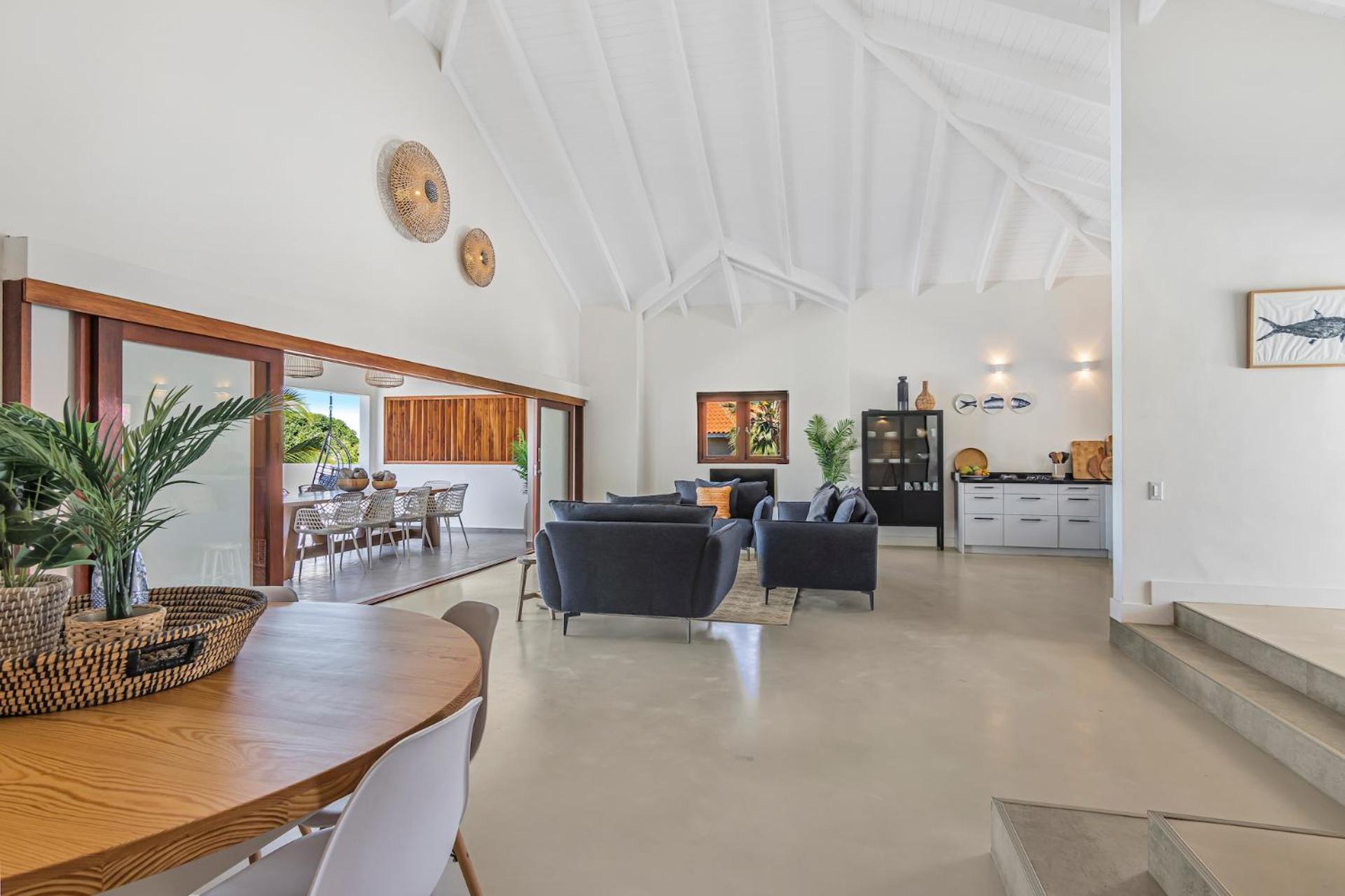 Villa Blou, steps from the Jan Thiel Beach