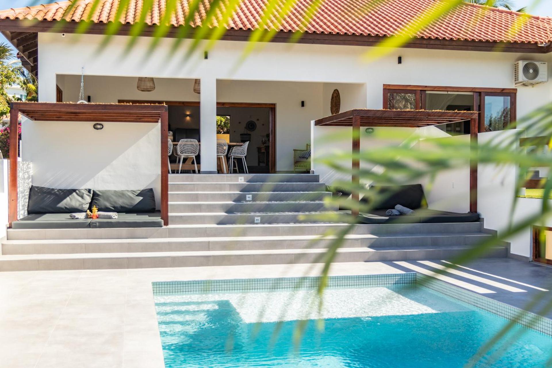 Villa Blou, steps from the Jan Thiel Beach