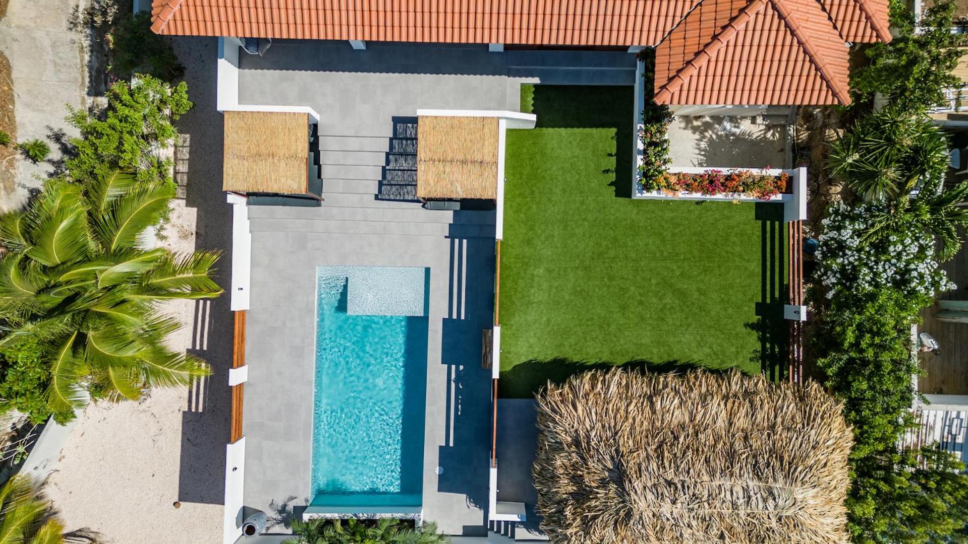 Villa Blou, steps from the Jan Thiel Beach
