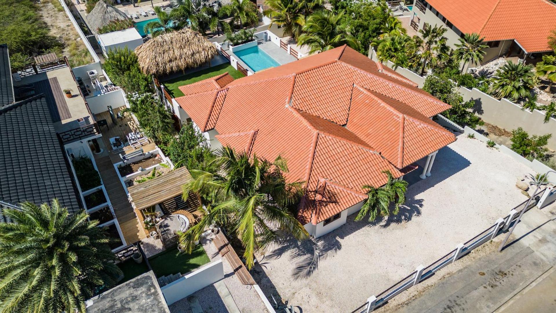 Villa Blou, steps from the Jan Thiel Beach