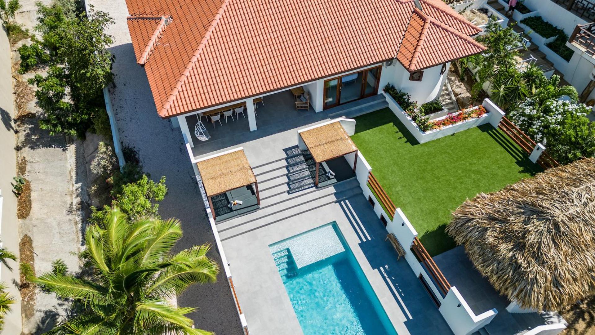 Villa Blou, steps from the Jan Thiel Beach