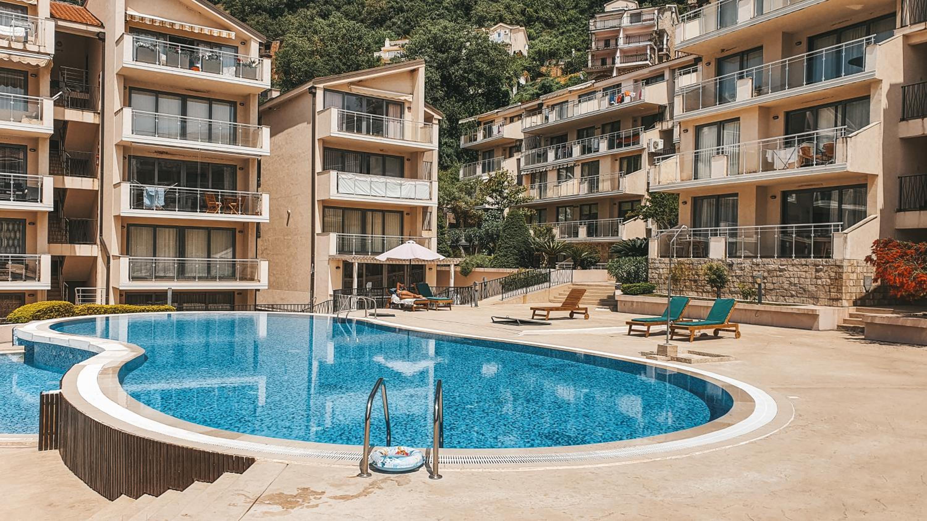 A&A Apartment in Blue Horizon Przno with pool view 5