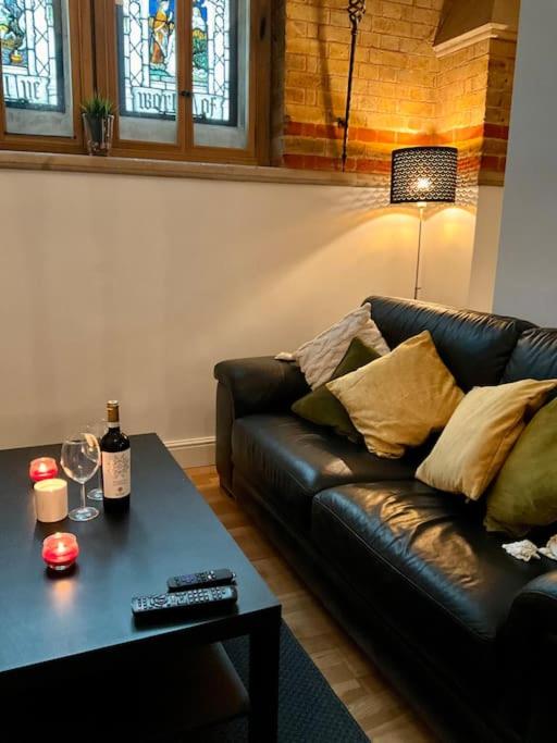 Watford Vacations - Magical Church Conversion in Watford - Property Image 1
